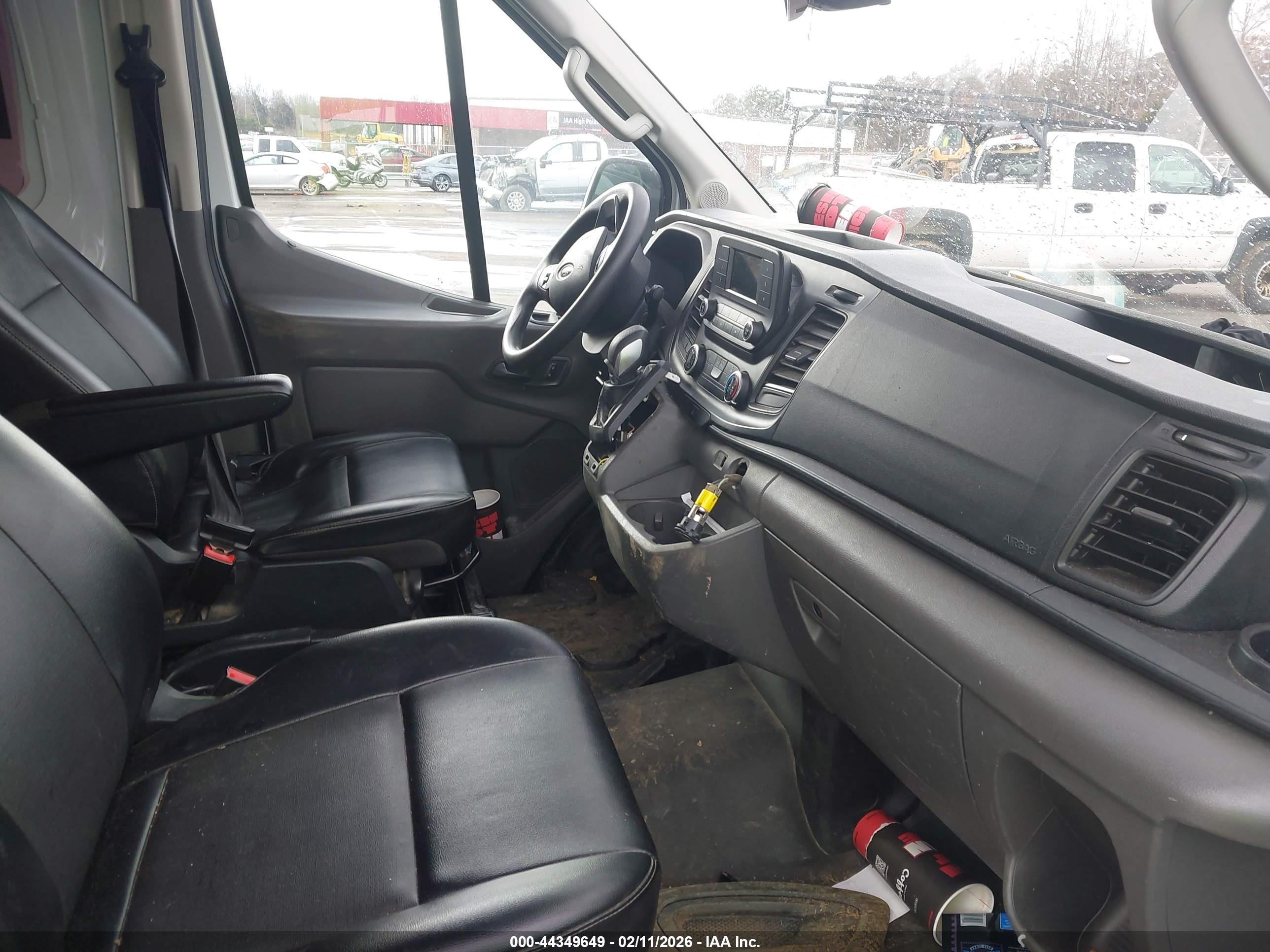 FORD TRANSIT-250 image 5