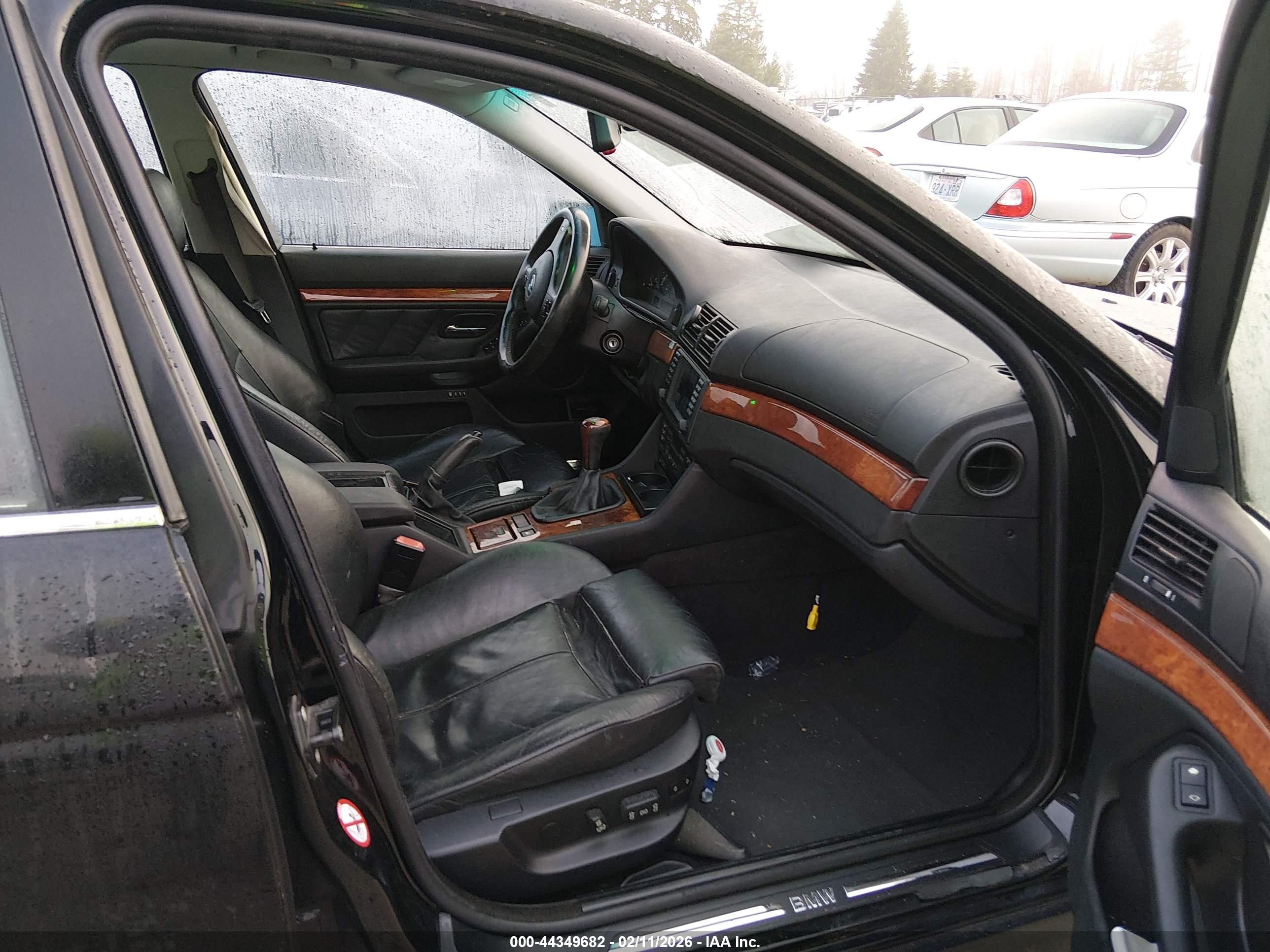 BMW 525I image 5