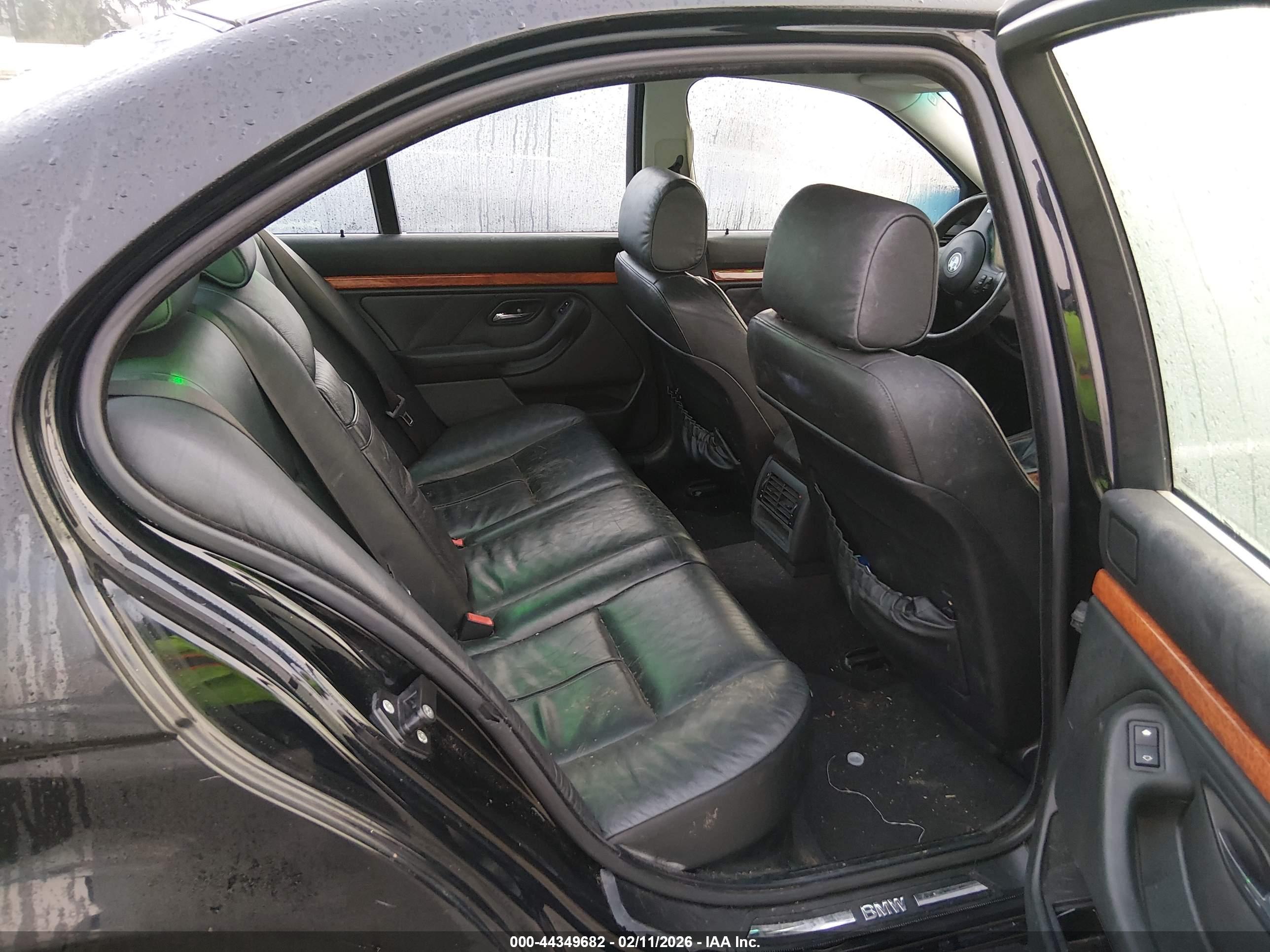 BMW 525I image 8
