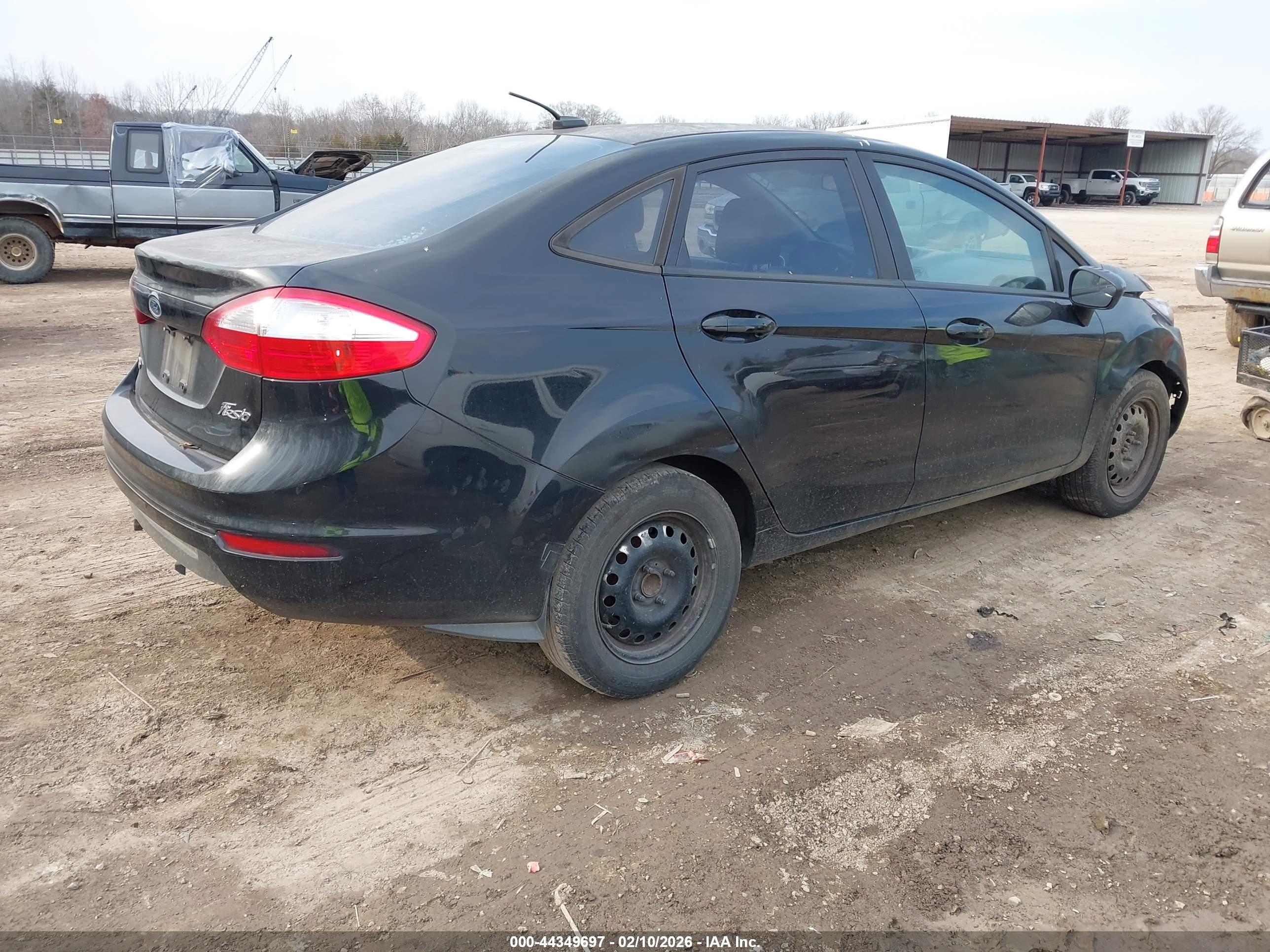 FORD FIESTA image 4