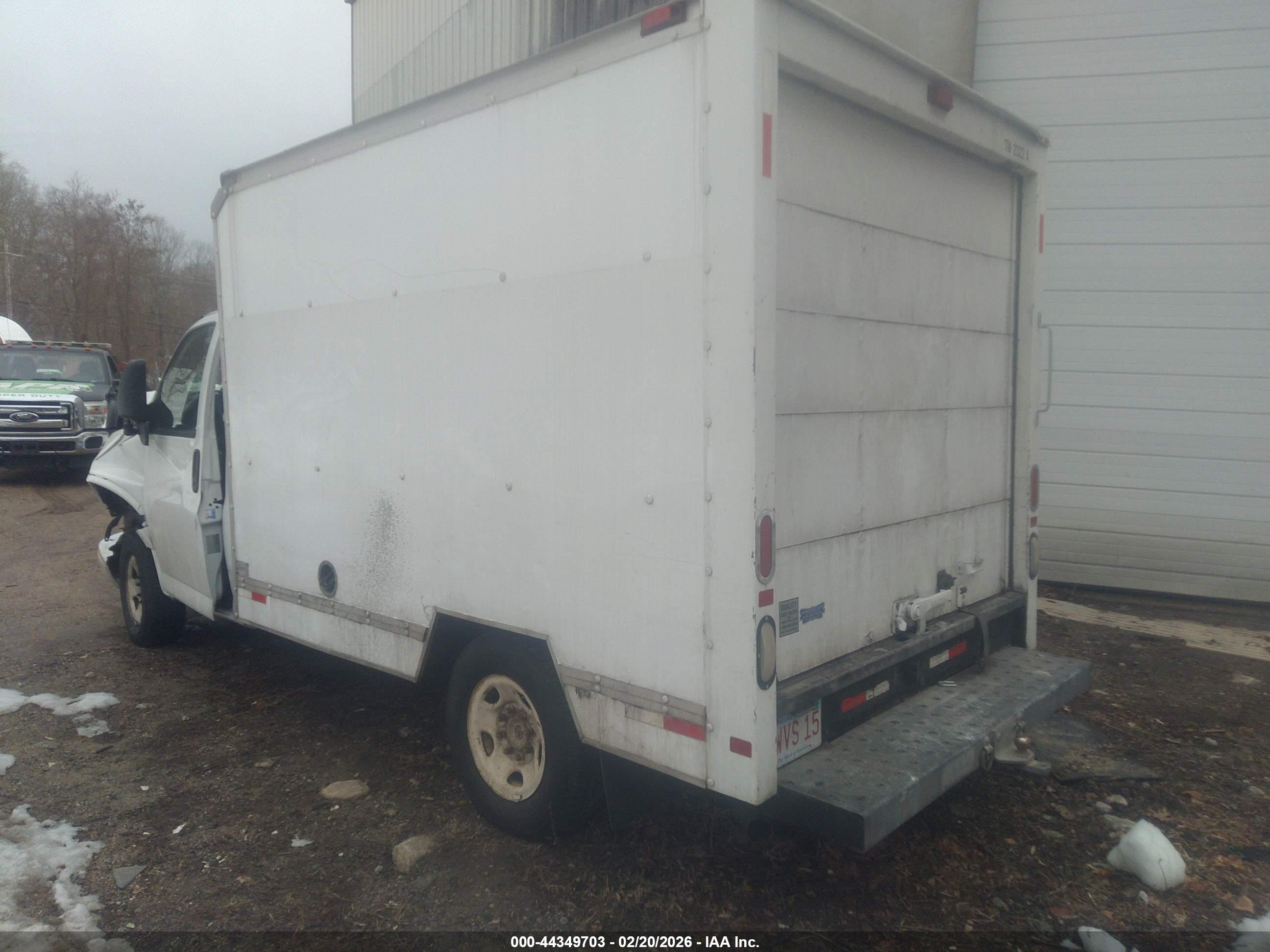 GMC SAVANA image 3
