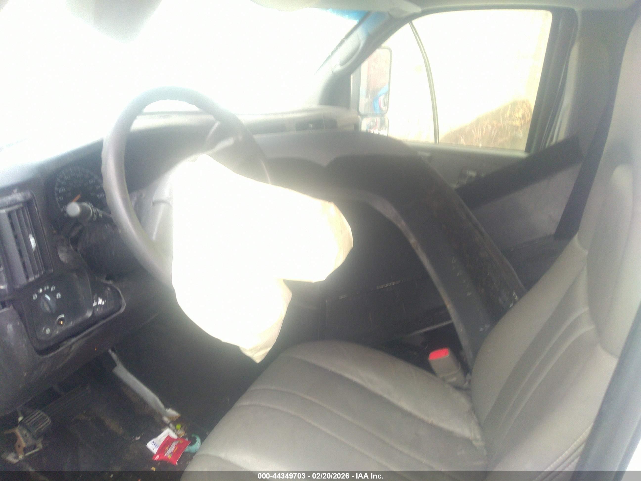 GMC SAVANA image 5