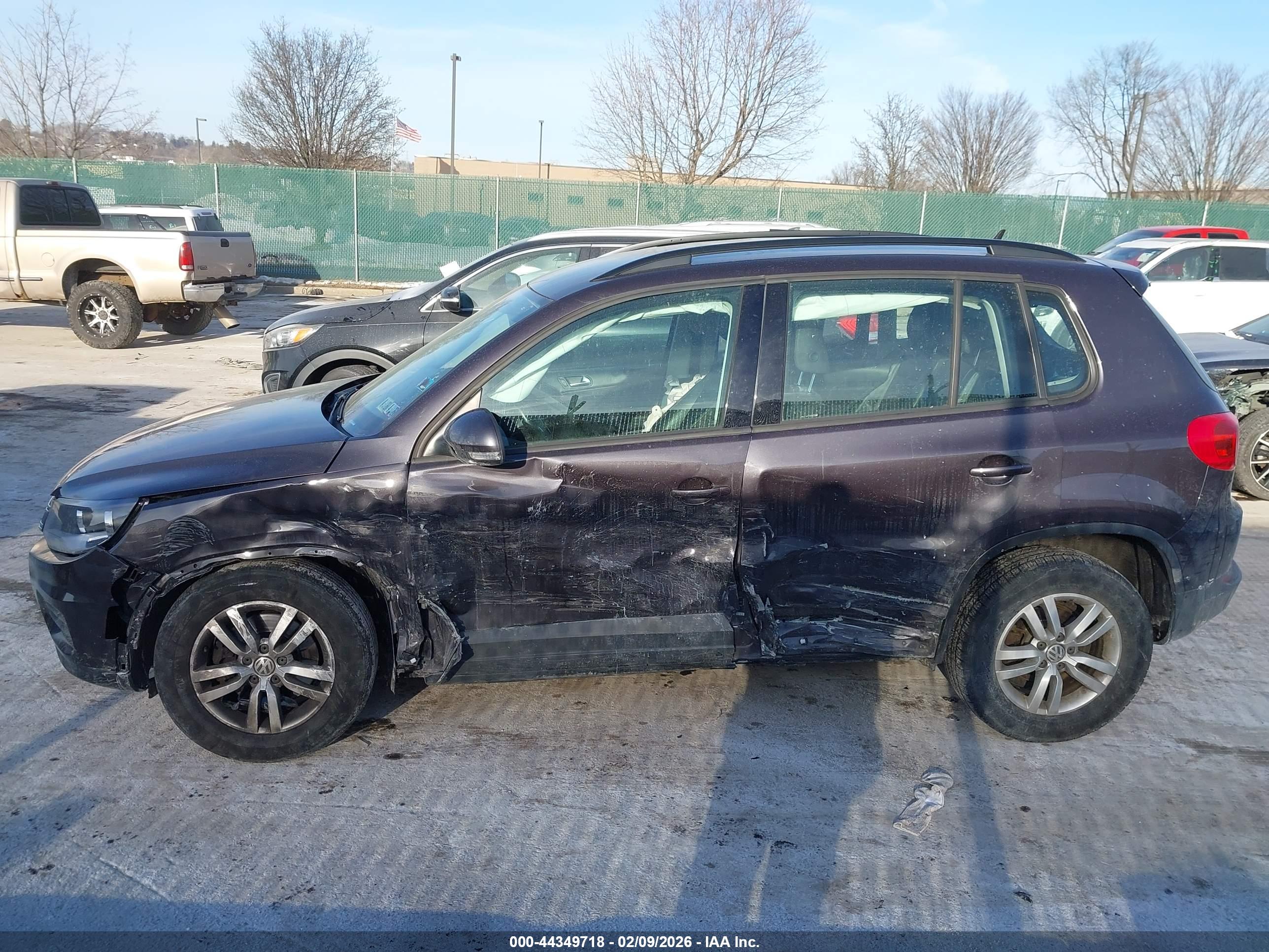 VOLKSWAGEN TIGUAN image 6