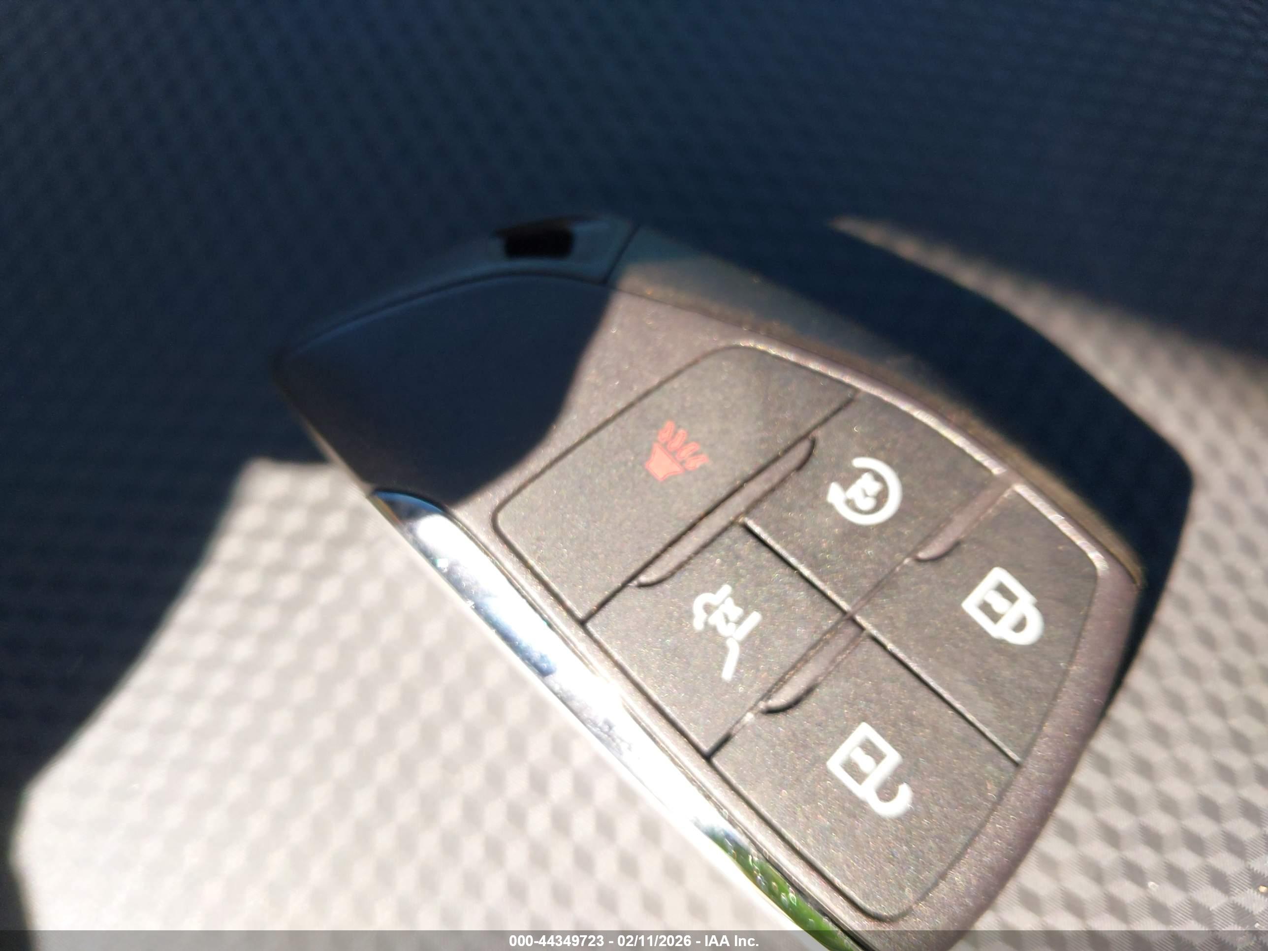 CHEVROLET EQUINOX image 11