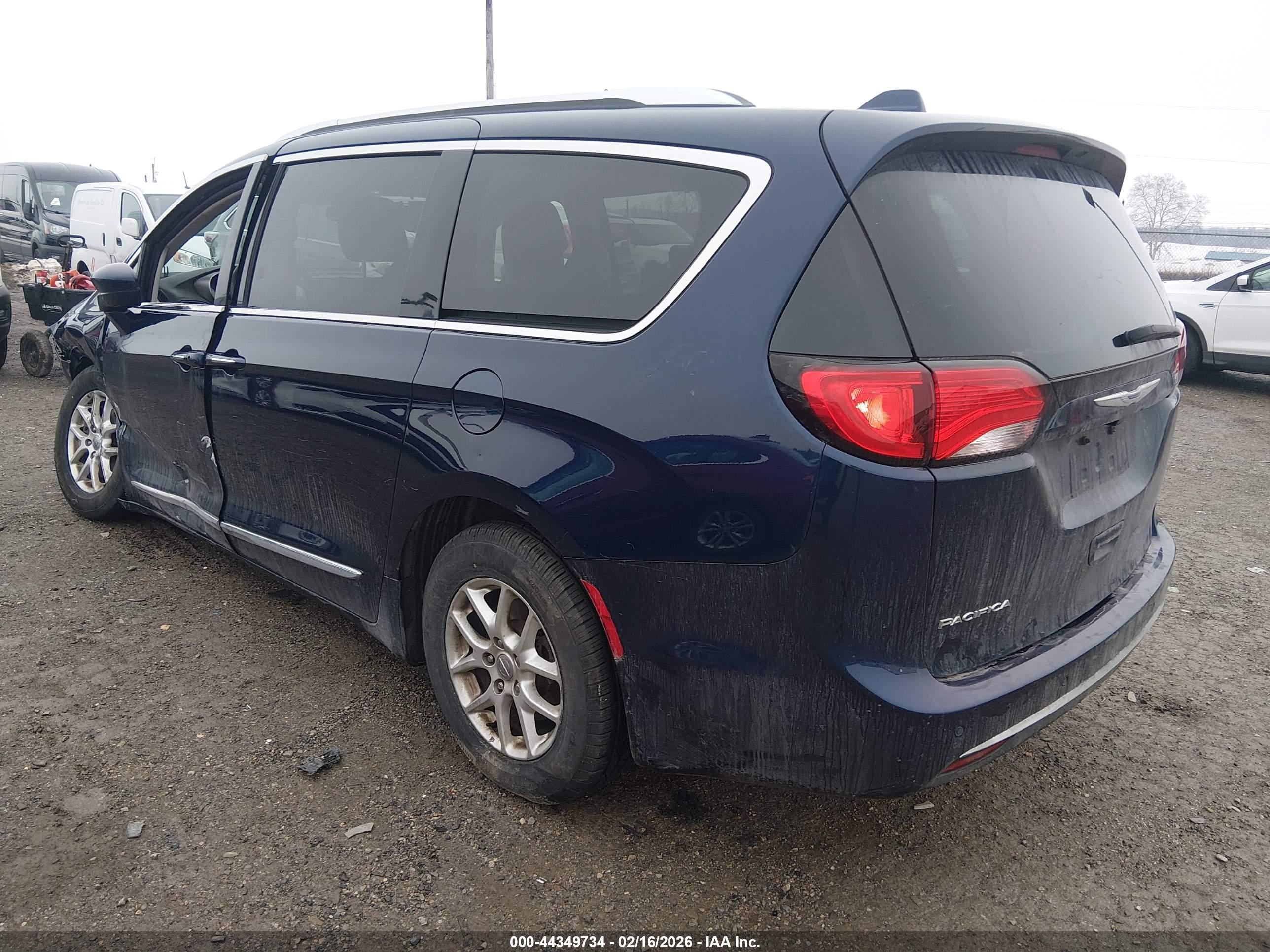 CHRYSLER PACIFICA image 3