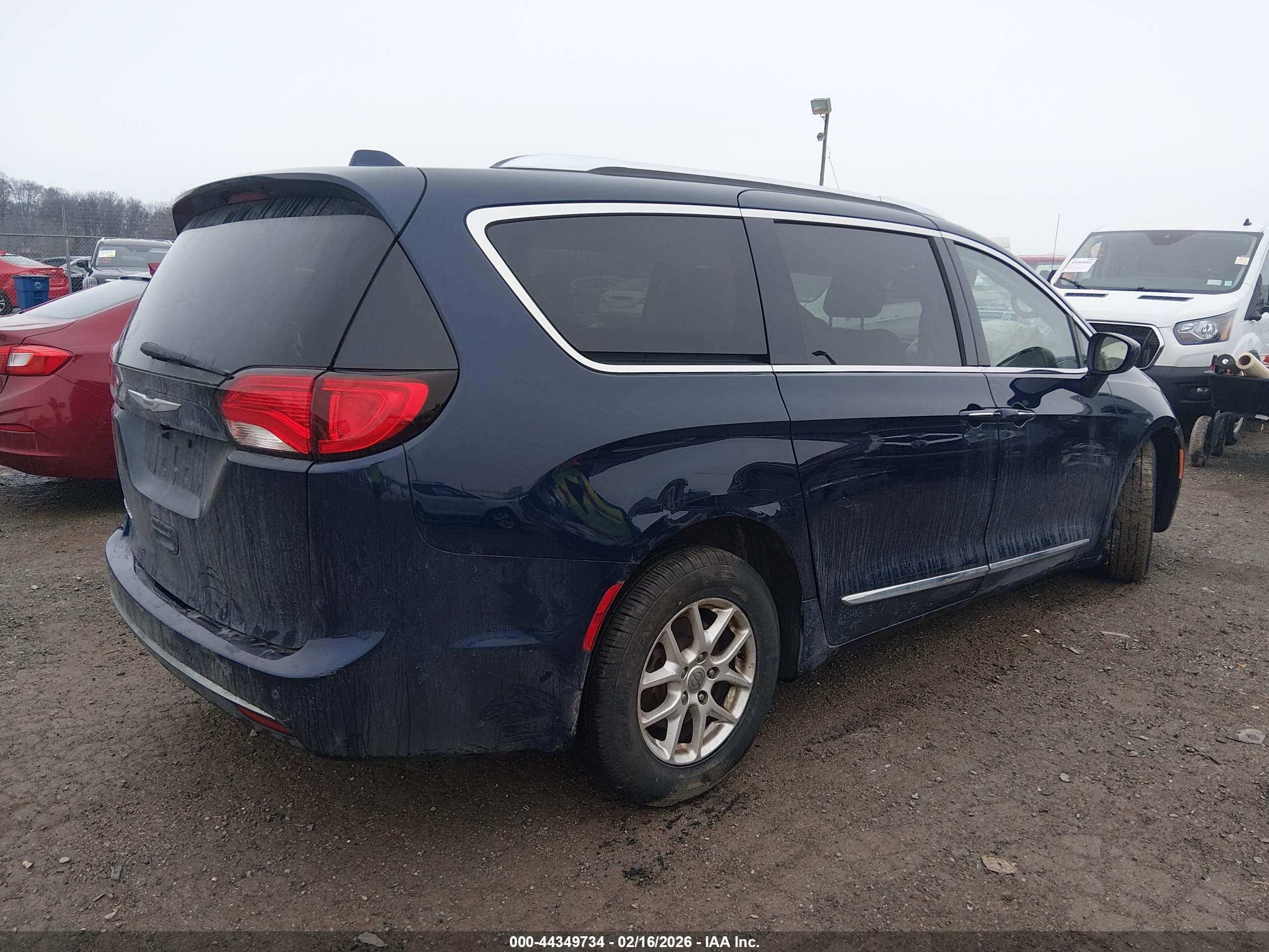 CHRYSLER PACIFICA image 4