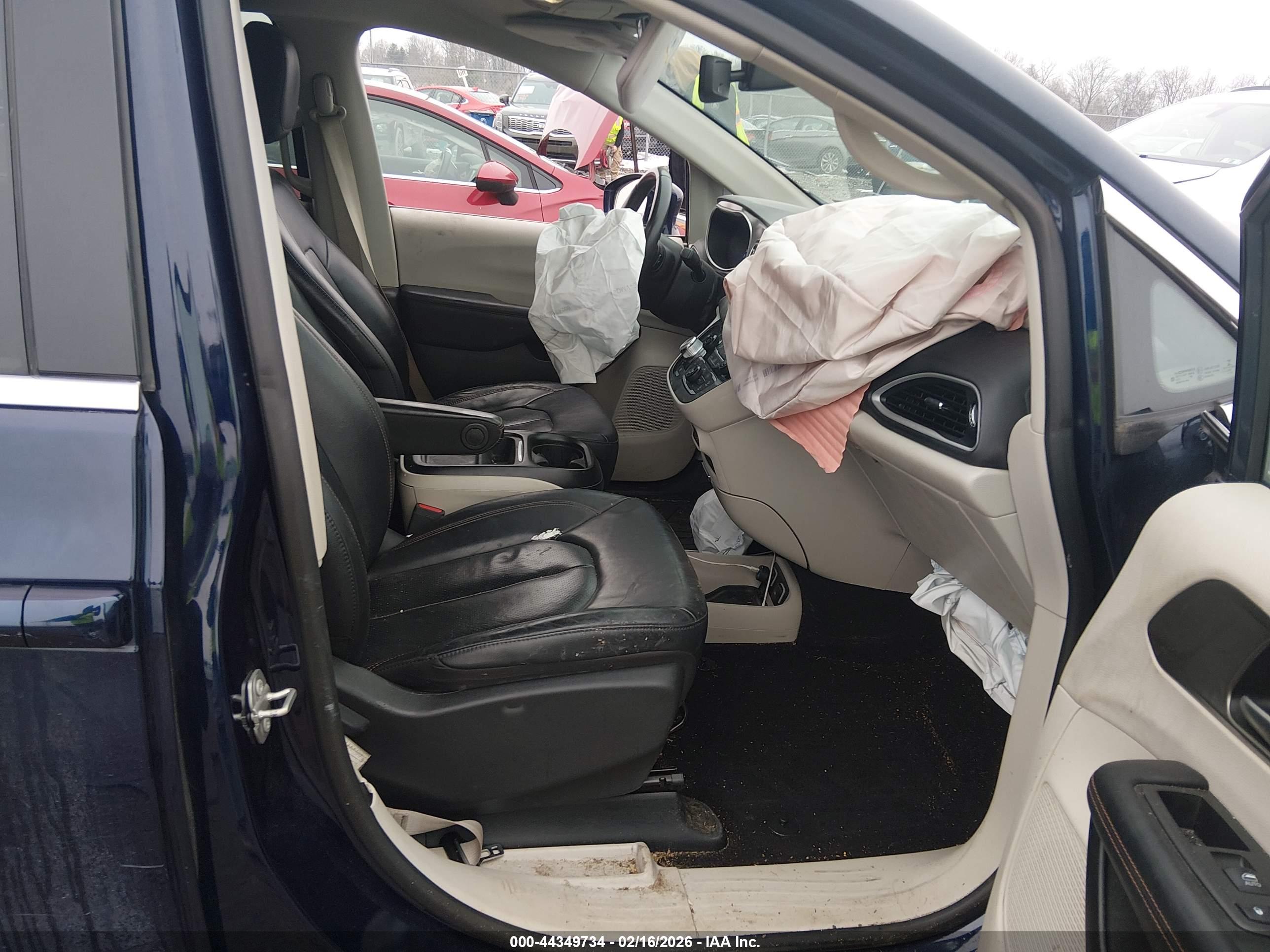 CHRYSLER PACIFICA image 5