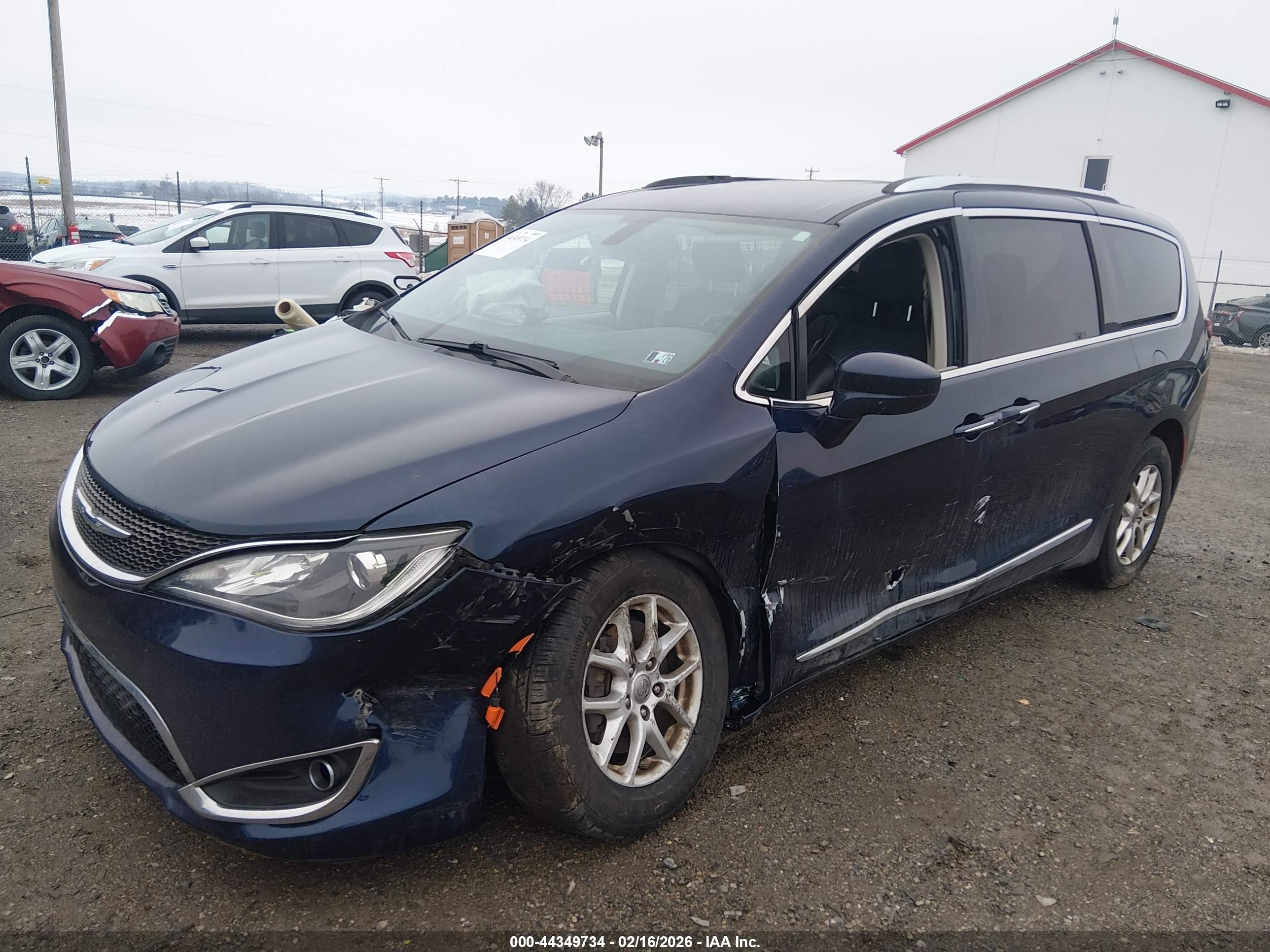 CHRYSLER PACIFICA image 6