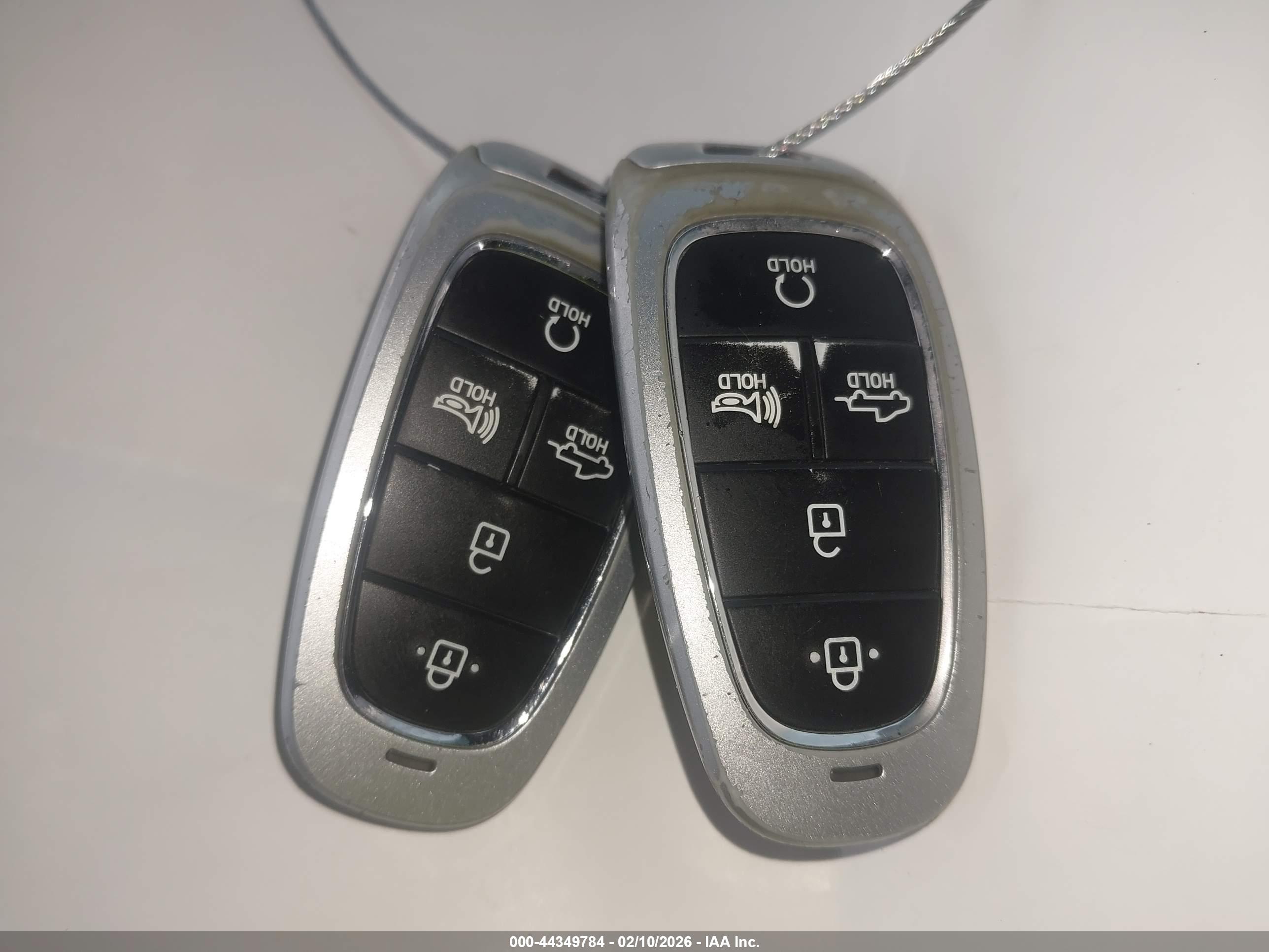 HYUNDAI SANTA image 11