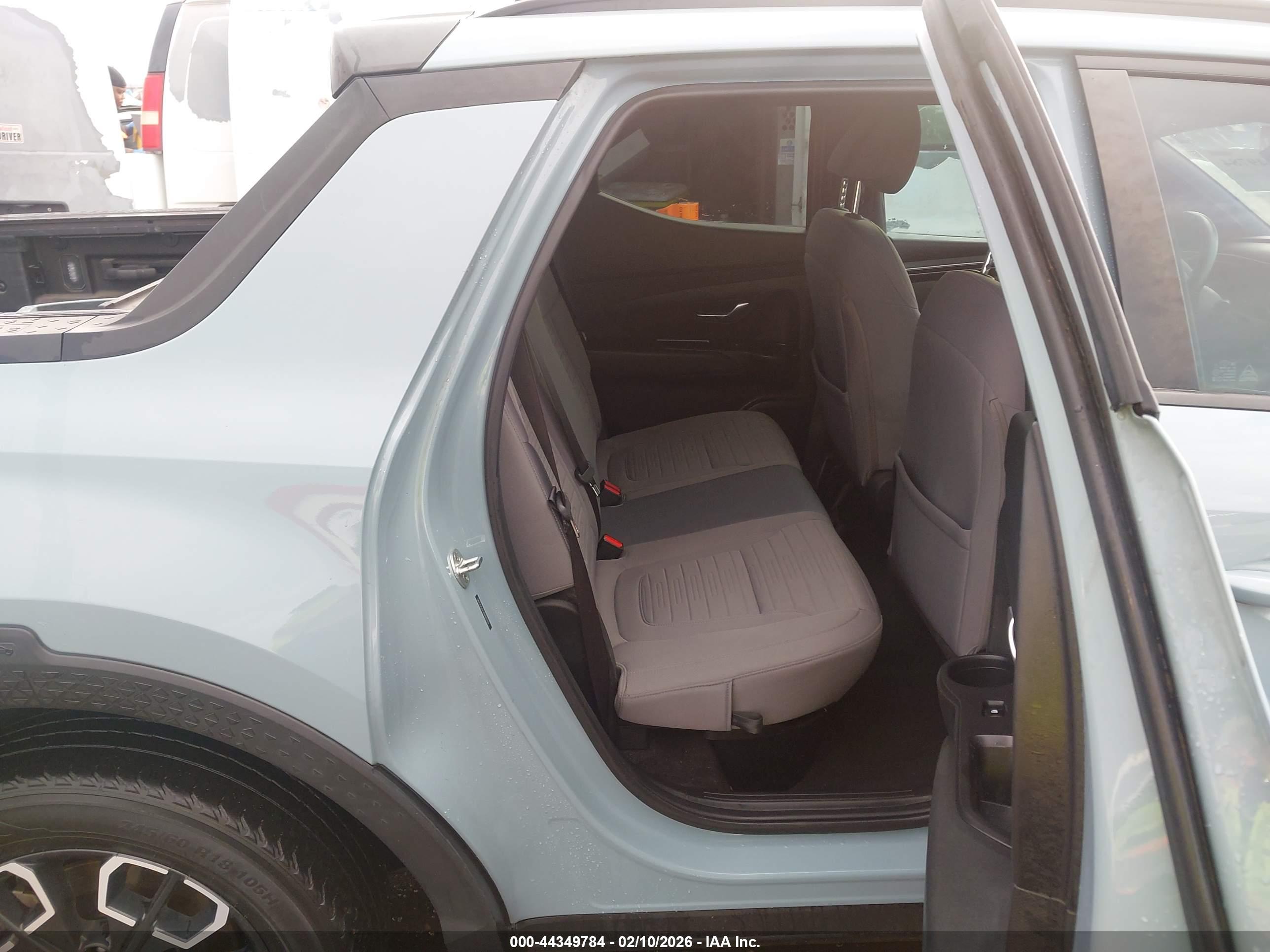 HYUNDAI SANTA image 8