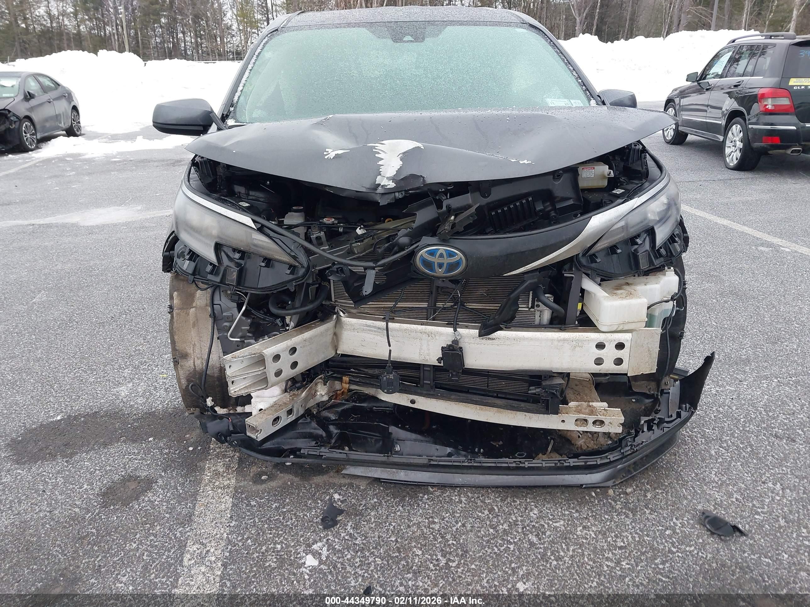 TOYOTA SIENNA image 6
