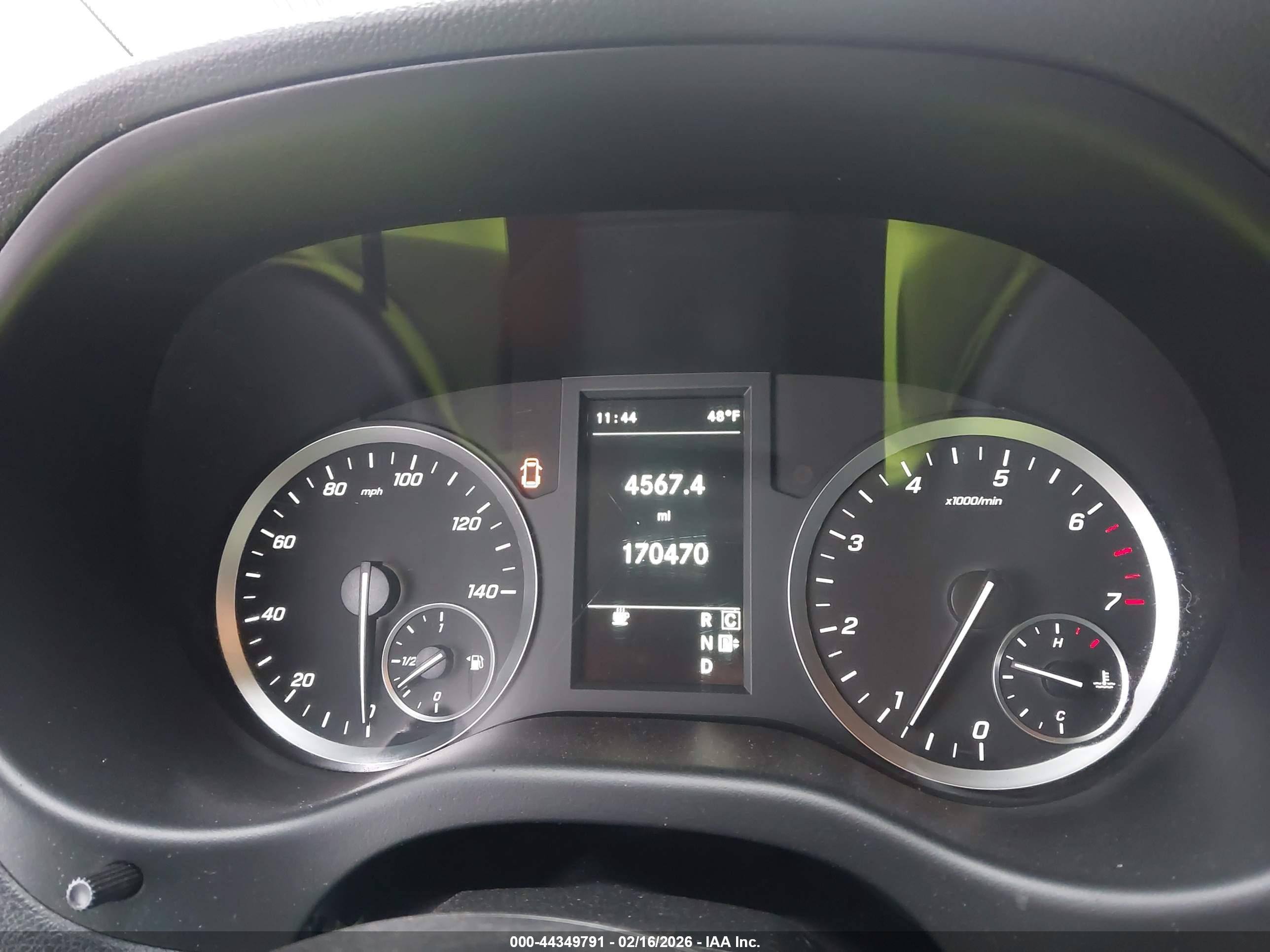 MERCEDES-BENZ METRIS image 7