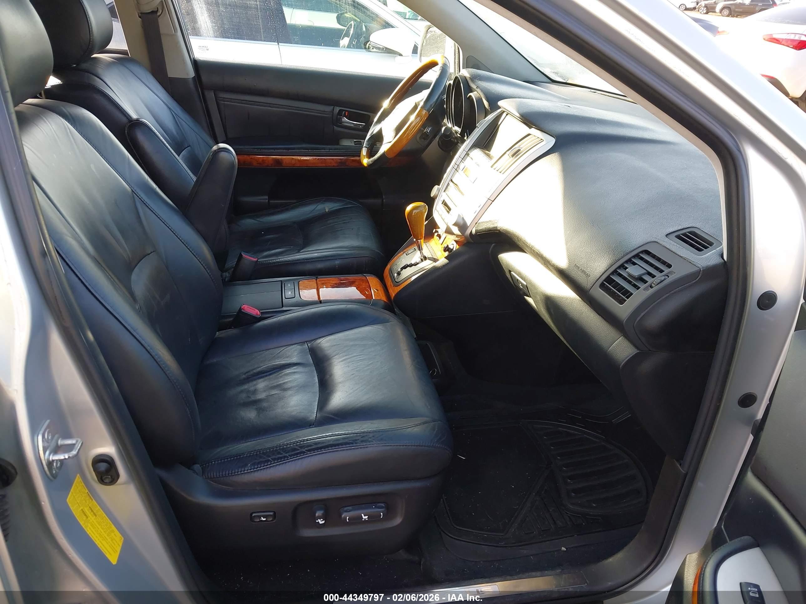LEXUS RX image 5