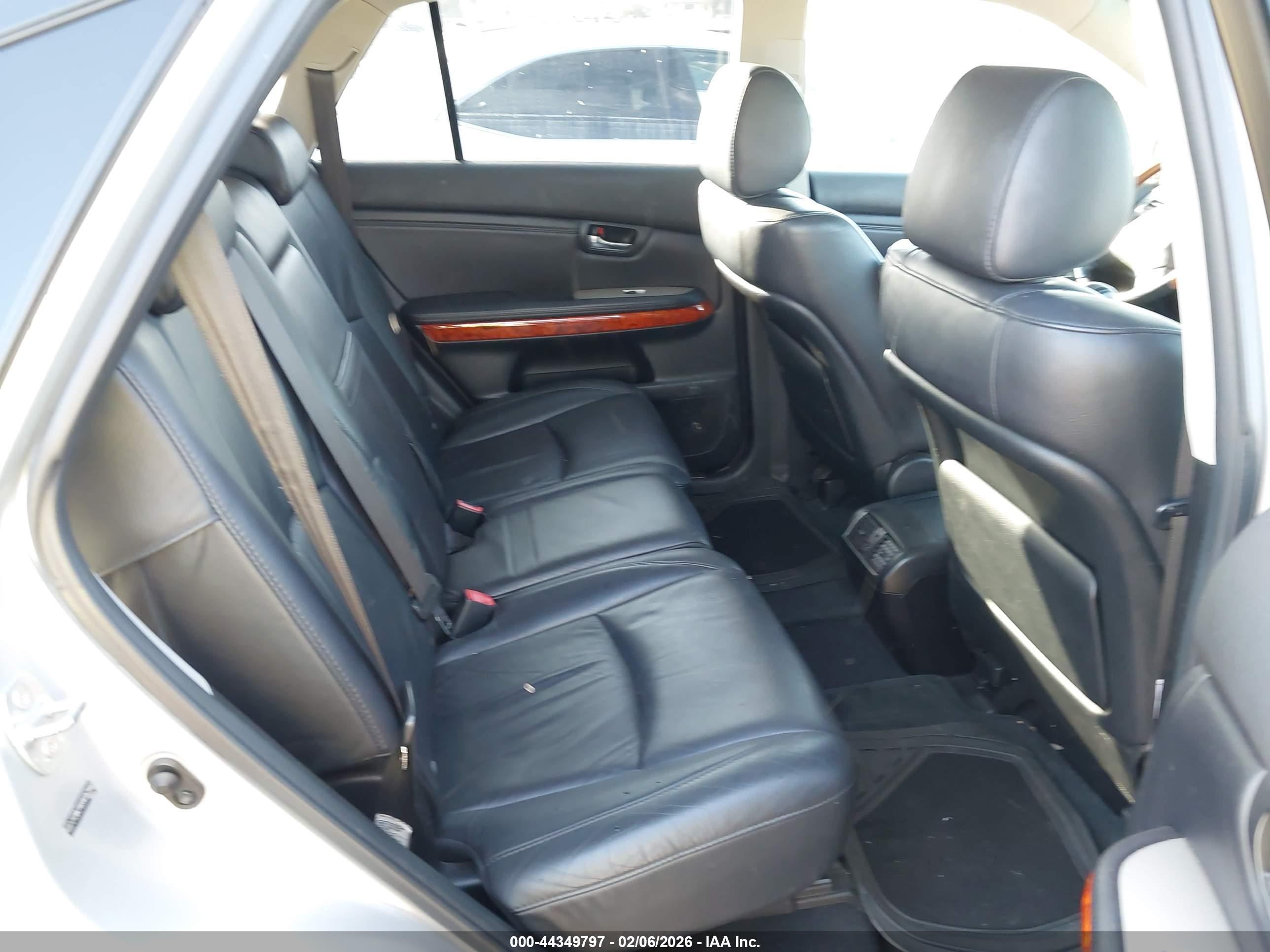 LEXUS RX image 8
