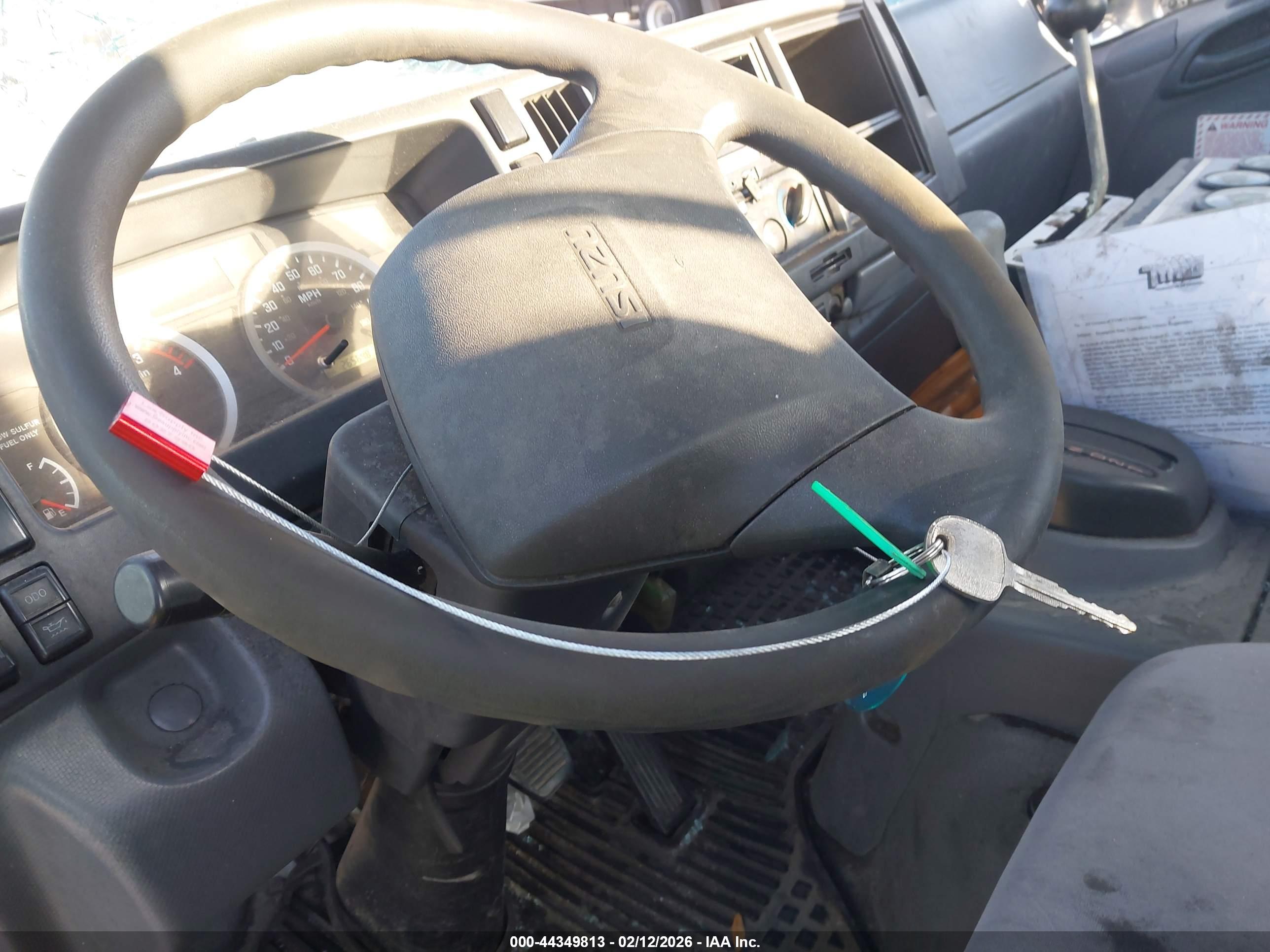 ISUZU NPR image 11