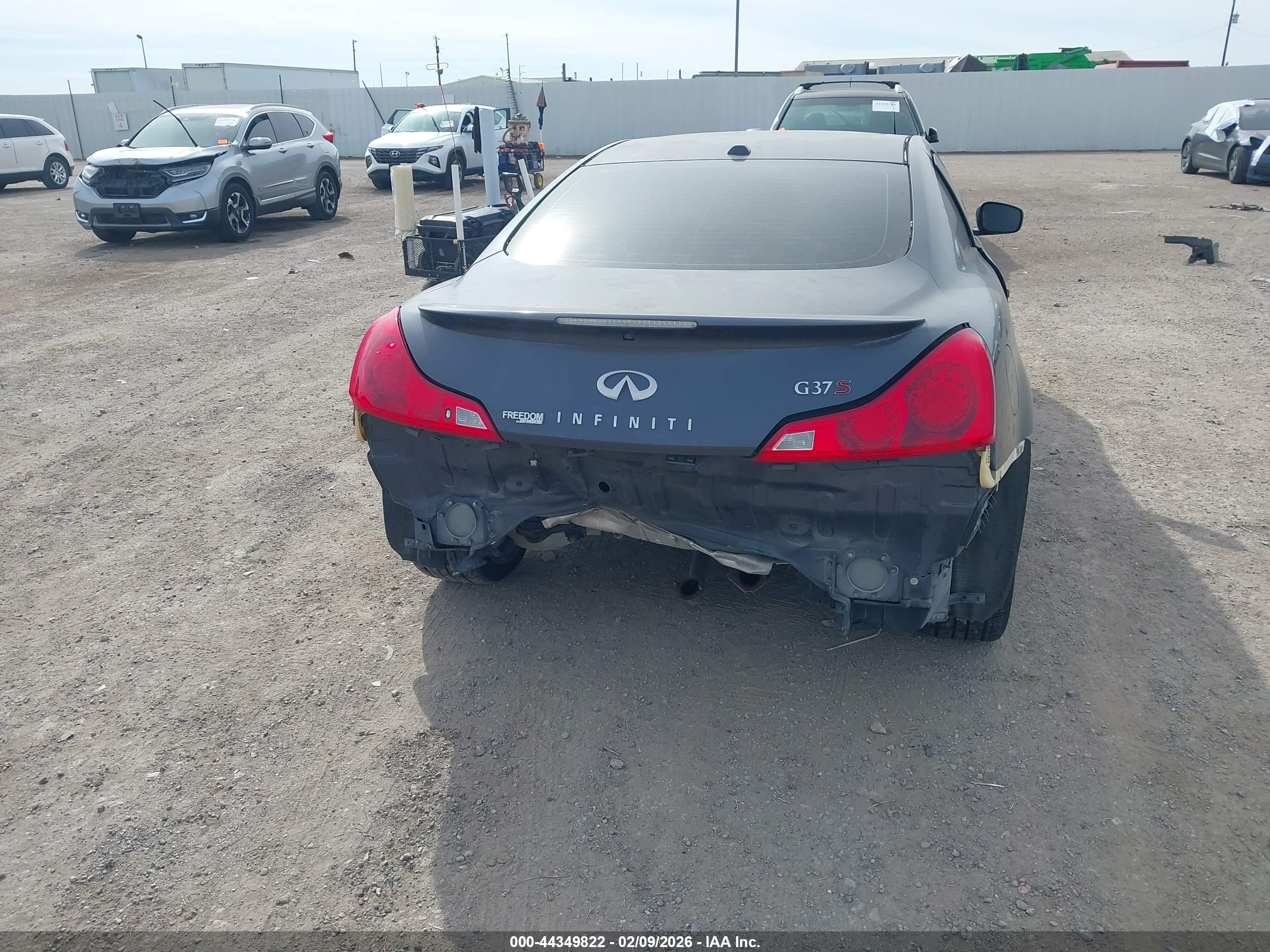 INFINITI G37 image 6