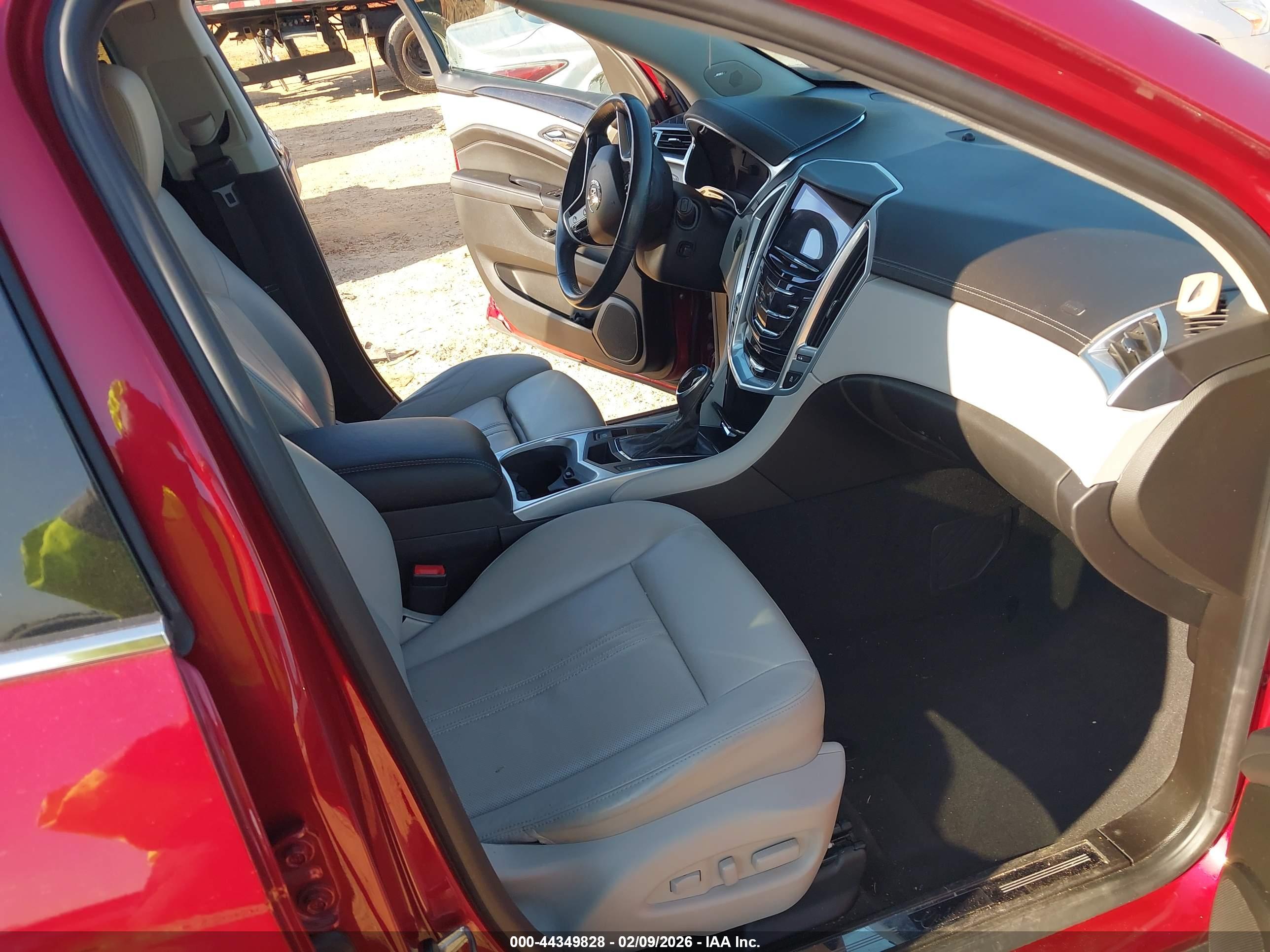 CADILLAC SRX image 5