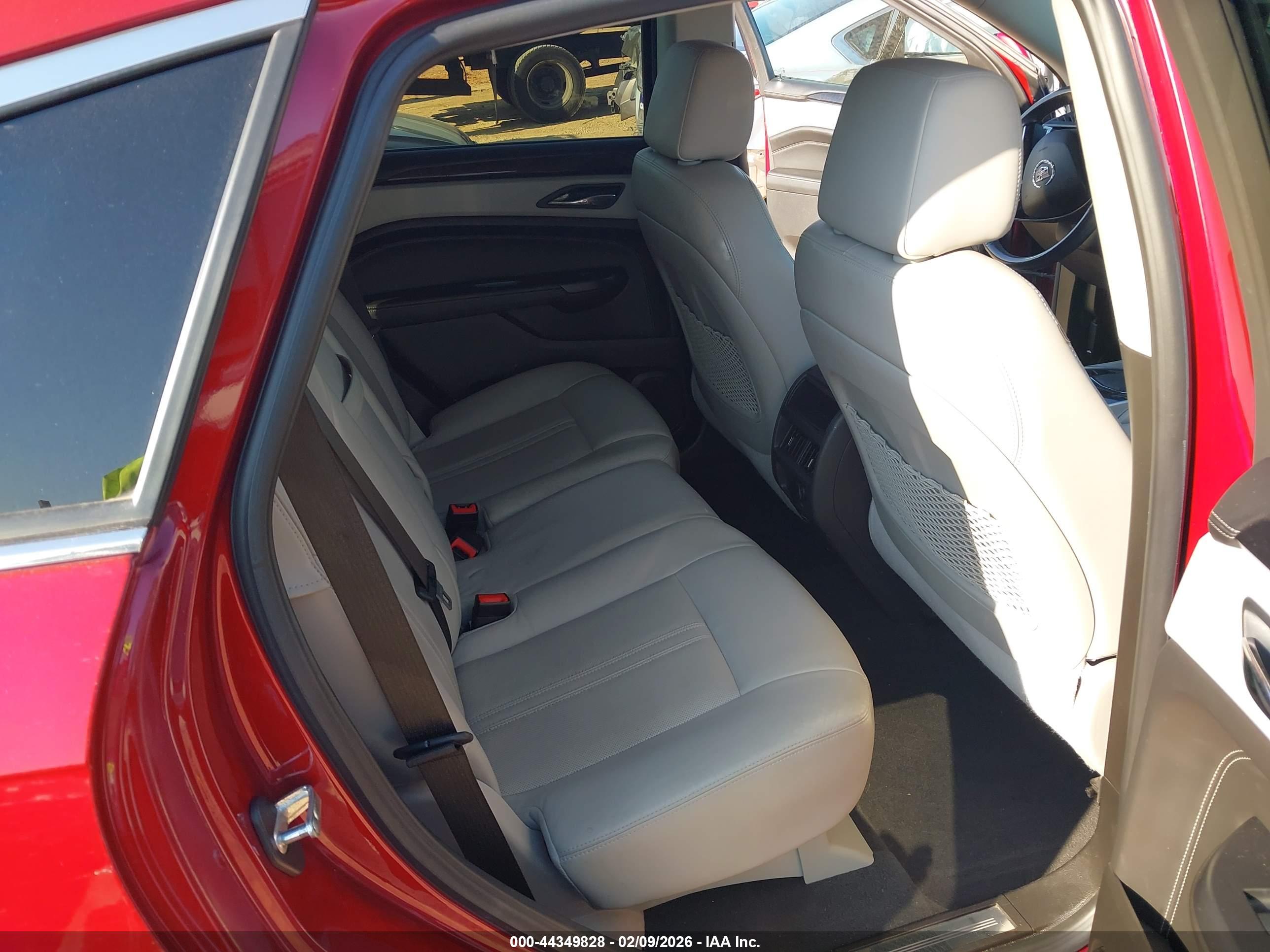 CADILLAC SRX image 8