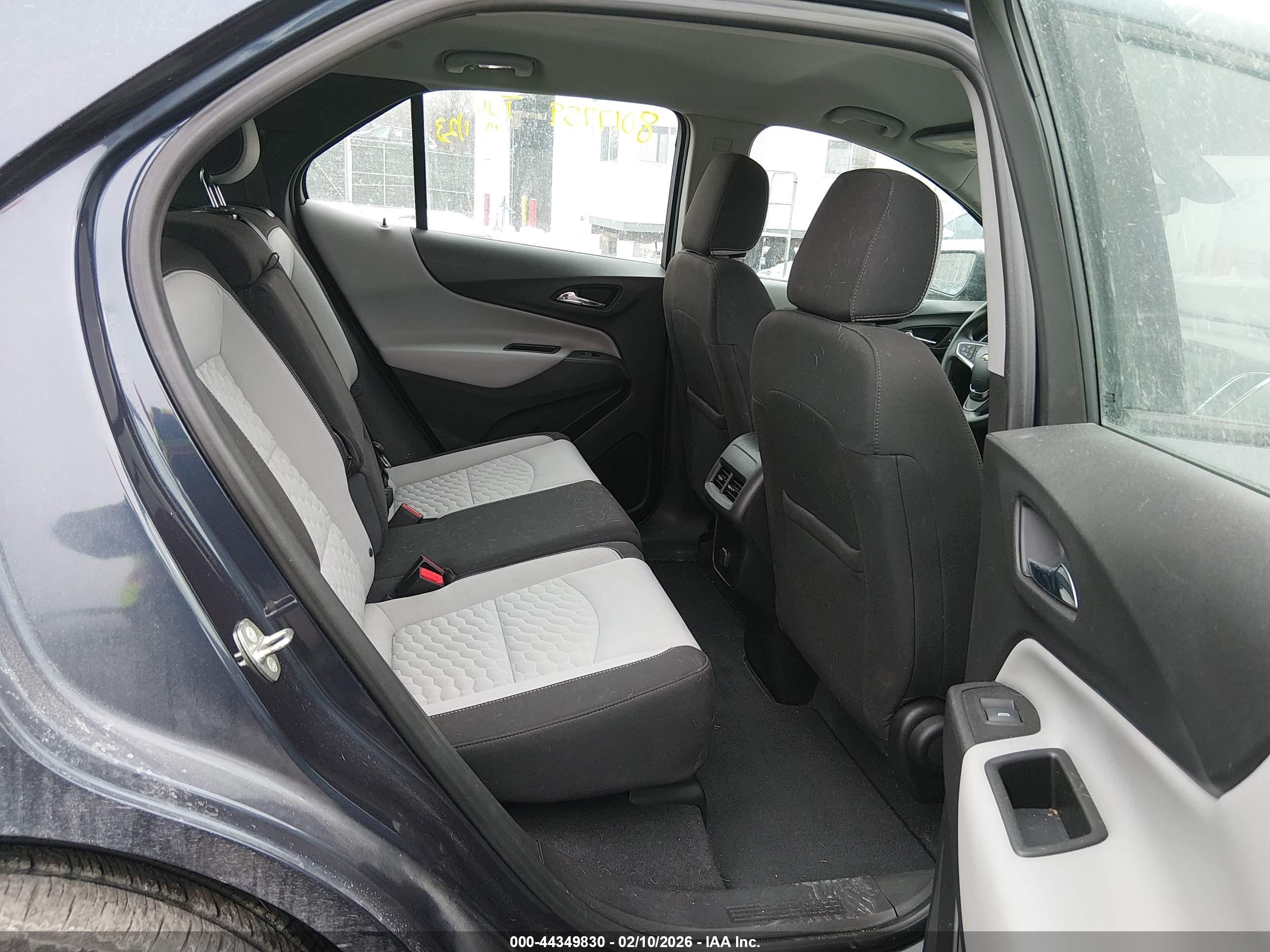 CHEVROLET EQUINOX image 8