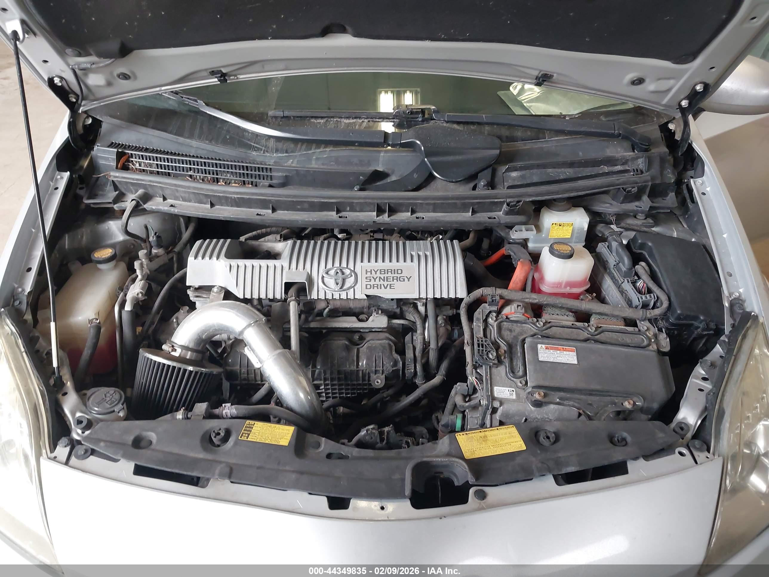 TOYOTA PRIUS image 10