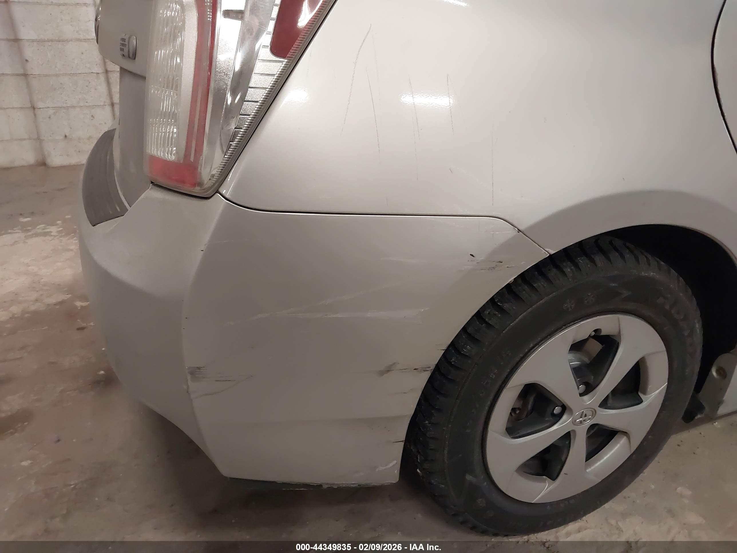 TOYOTA PRIUS image 6