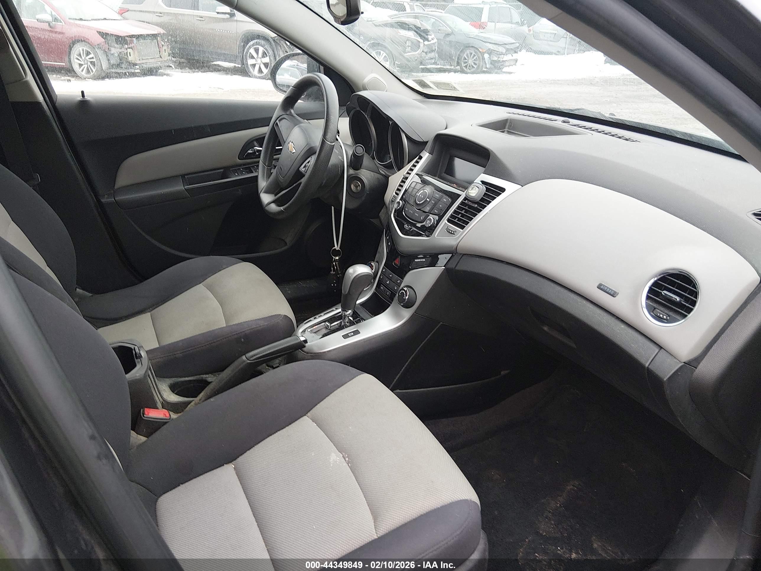 CHEVROLET CRUZE image 5