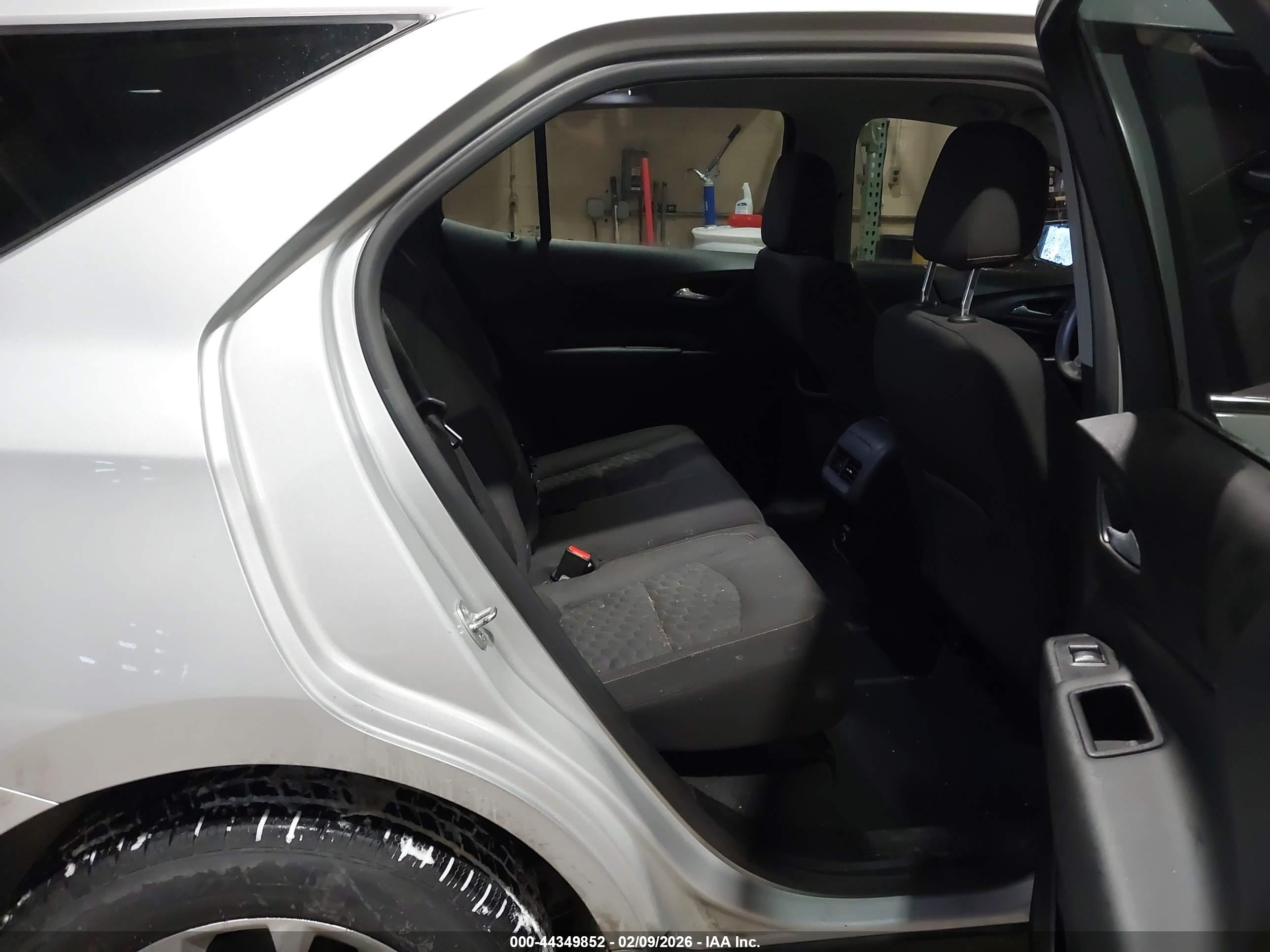 CHEVROLET EQUINOX image 8