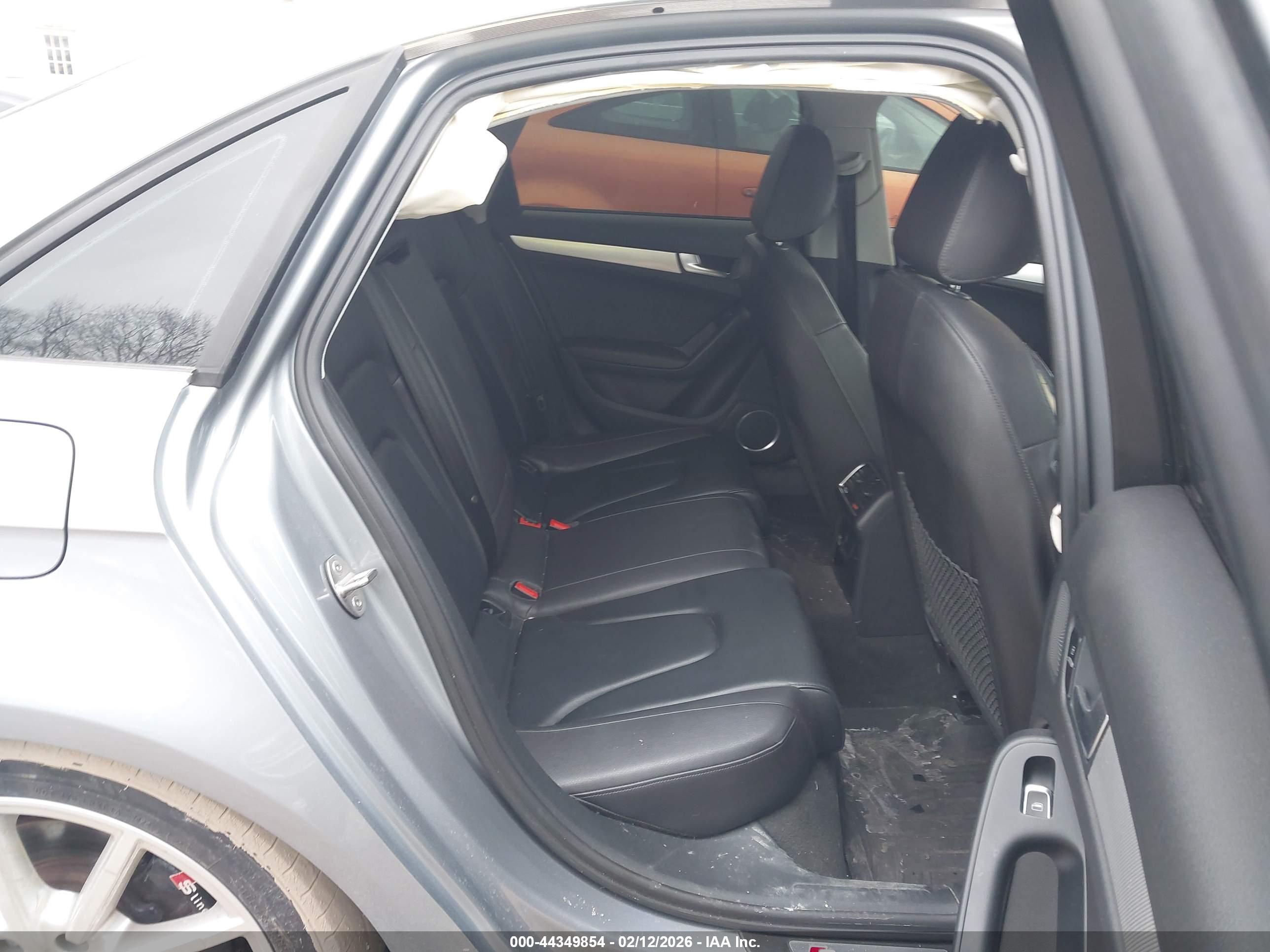 AUDI A4 image 8