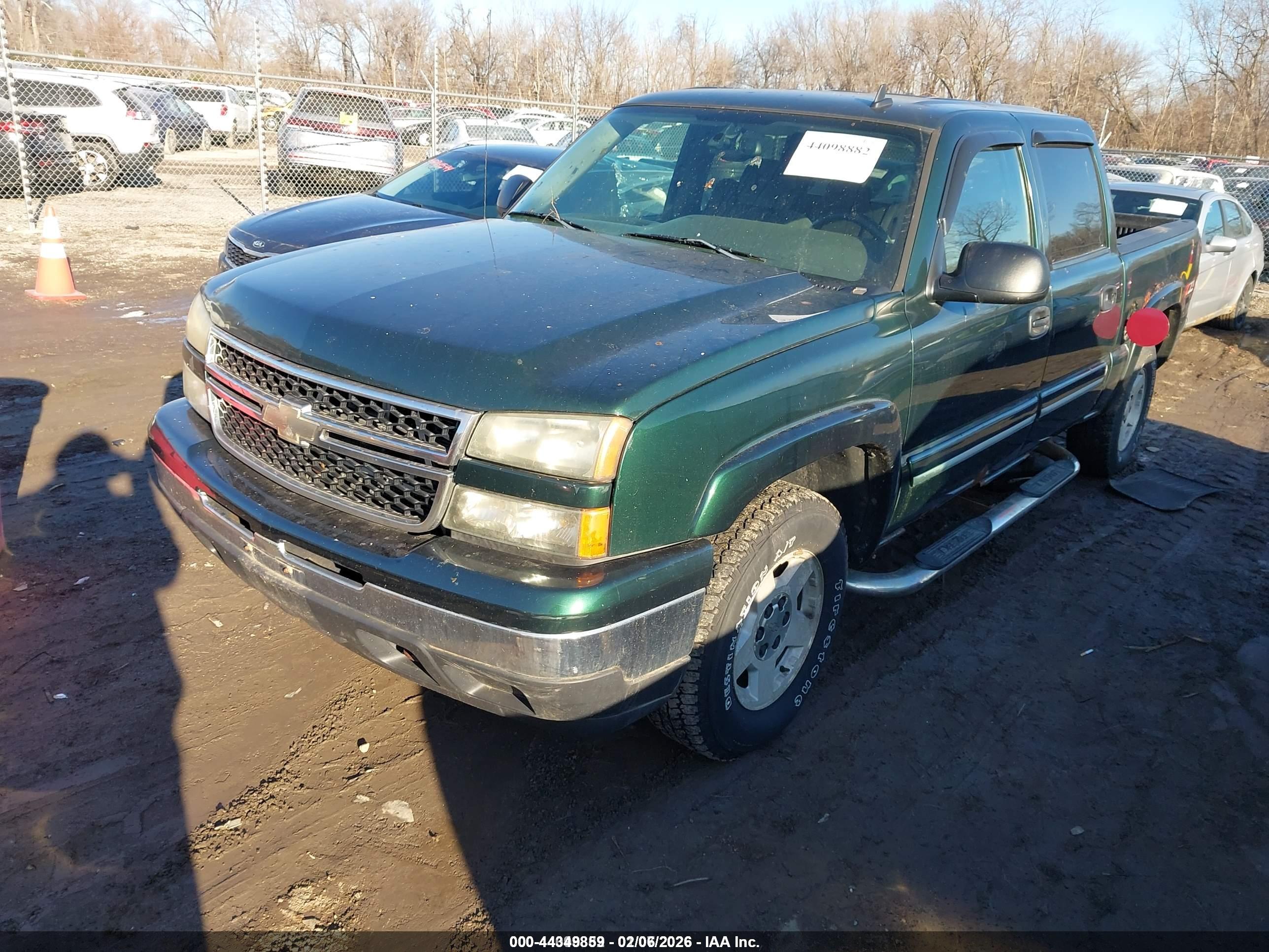 CHEVROLET SILVERADO image 2