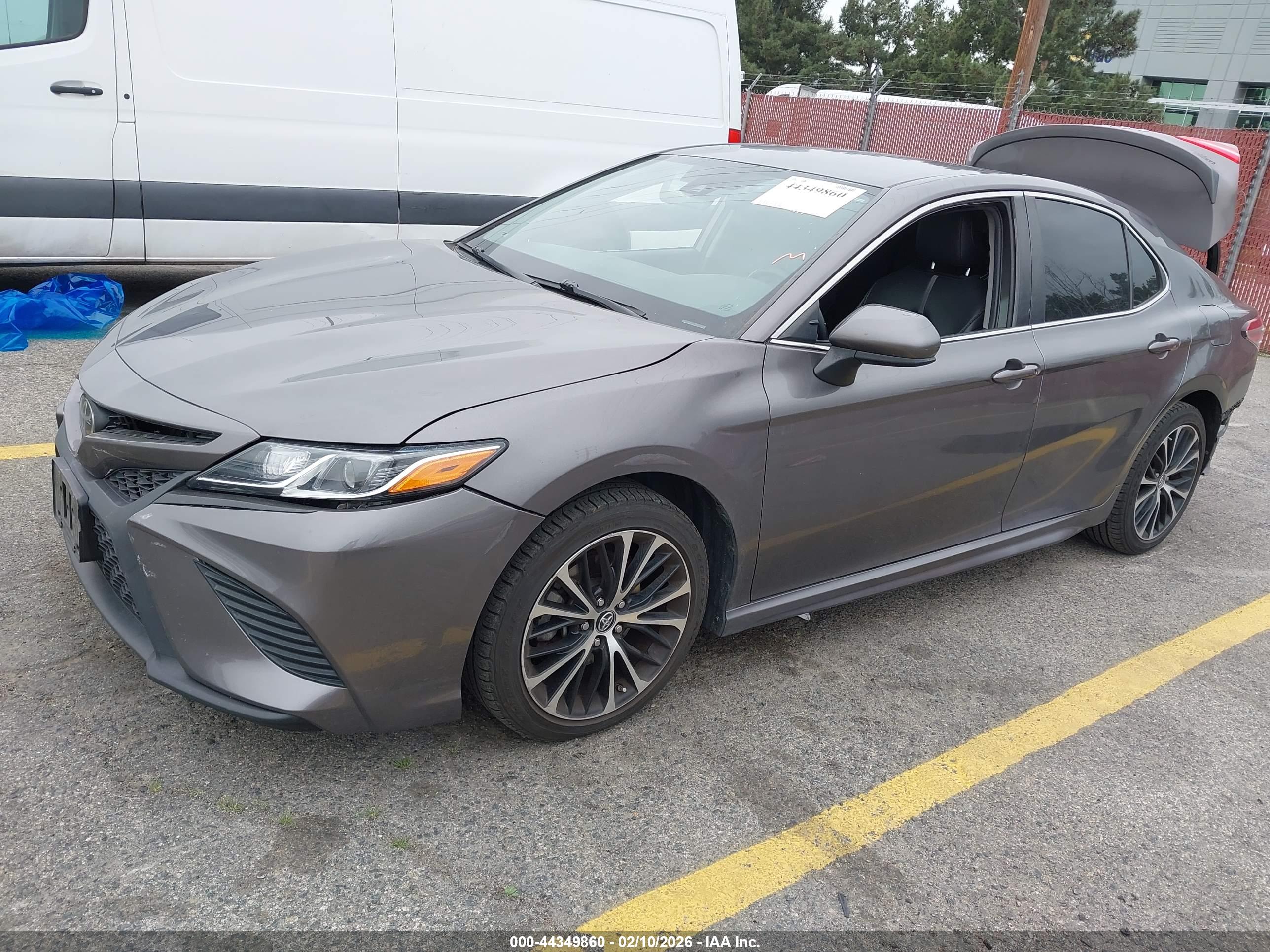 TOYOTA CAMRY image 2