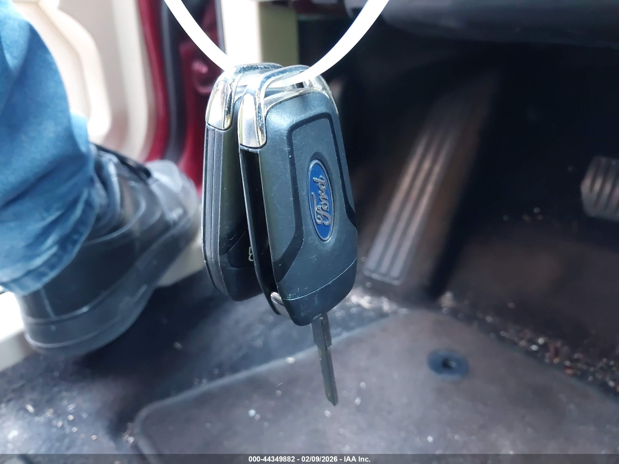 FORD FUSION image 11