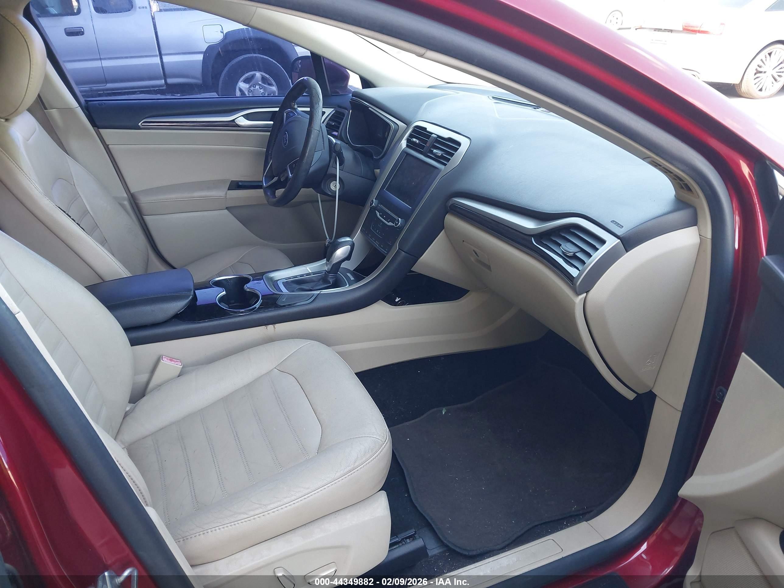 FORD FUSION image 5