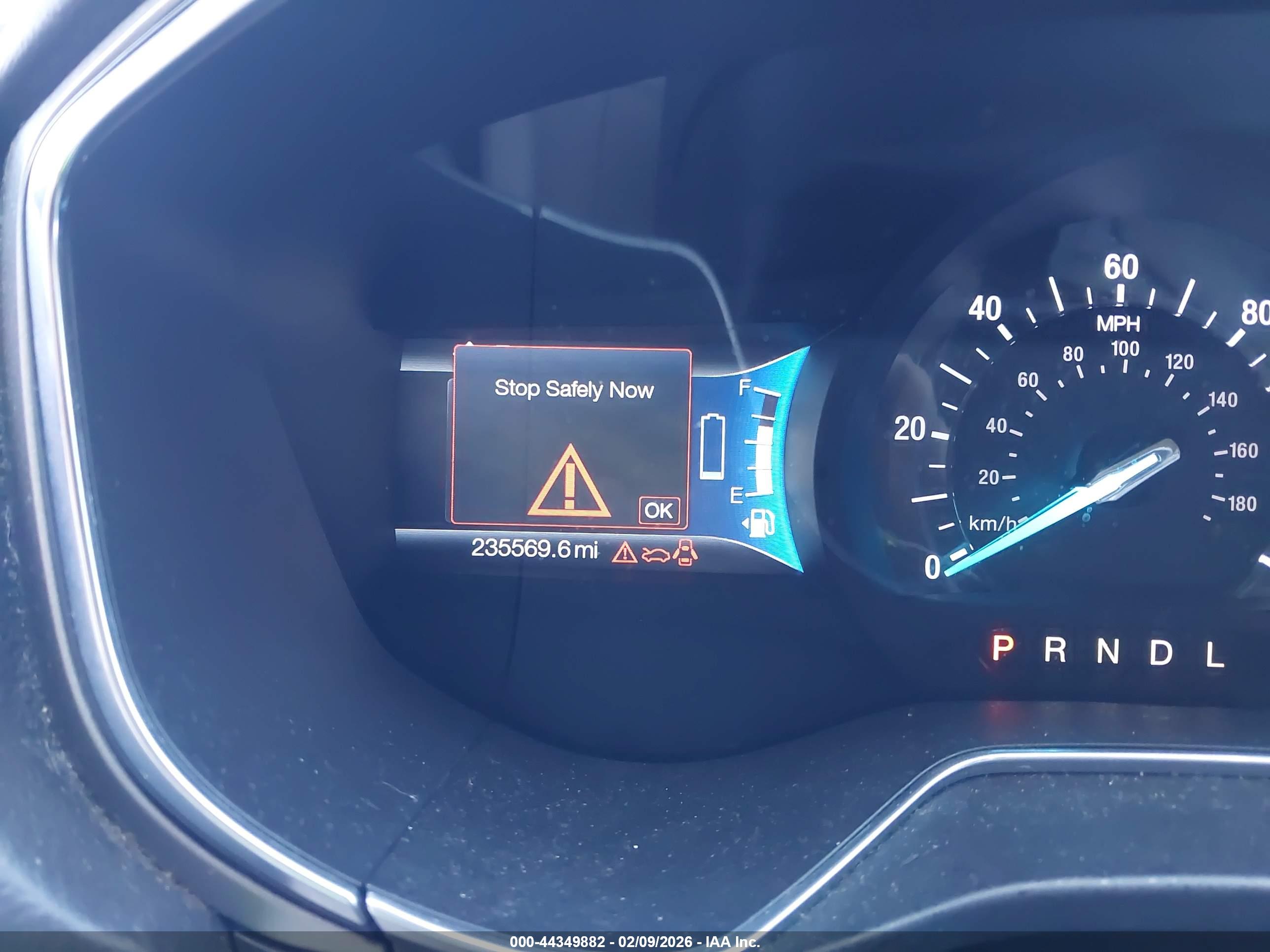 FORD FUSION image 7