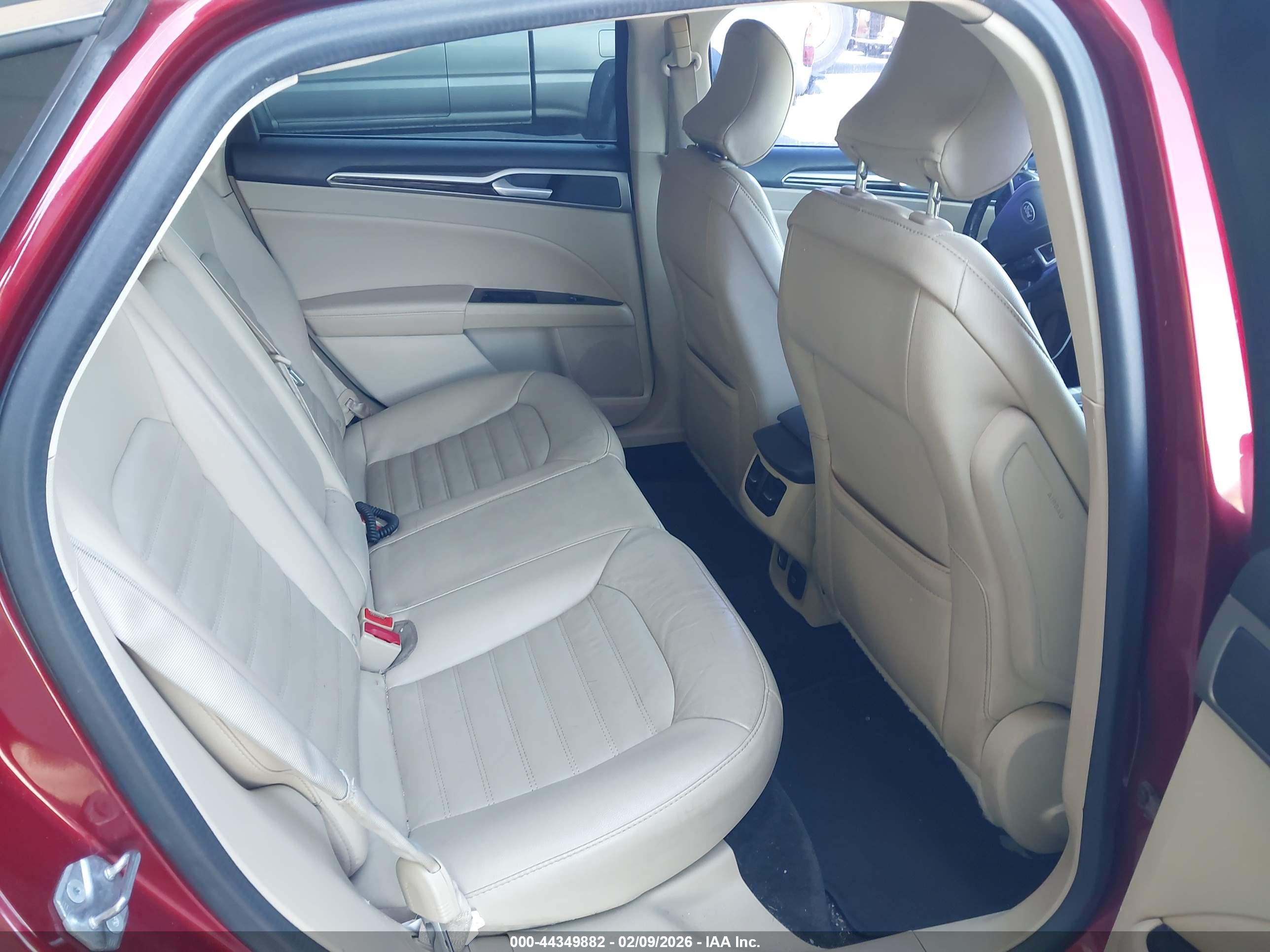 FORD FUSION image 8