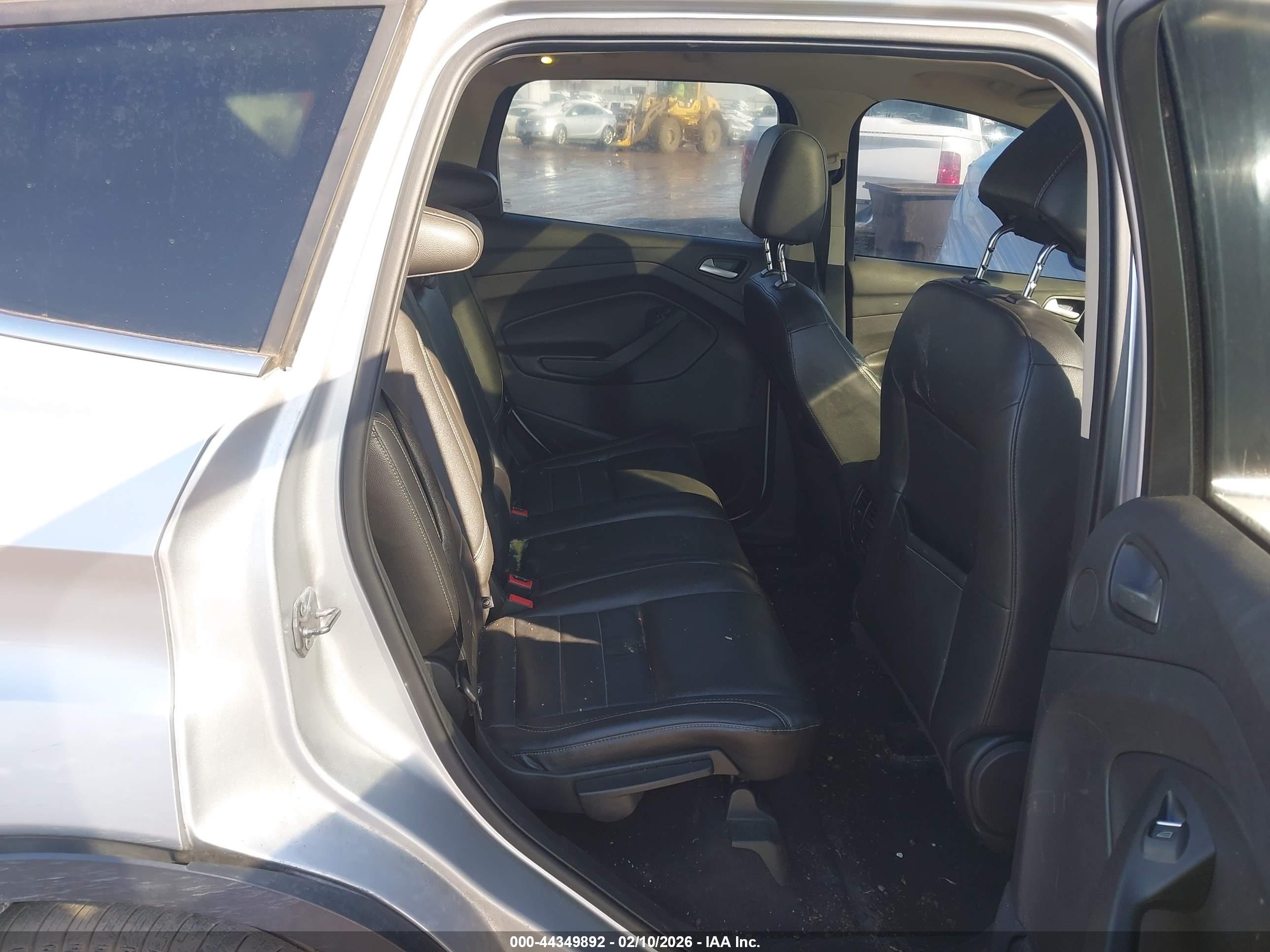 FORD ESCAPE image 8