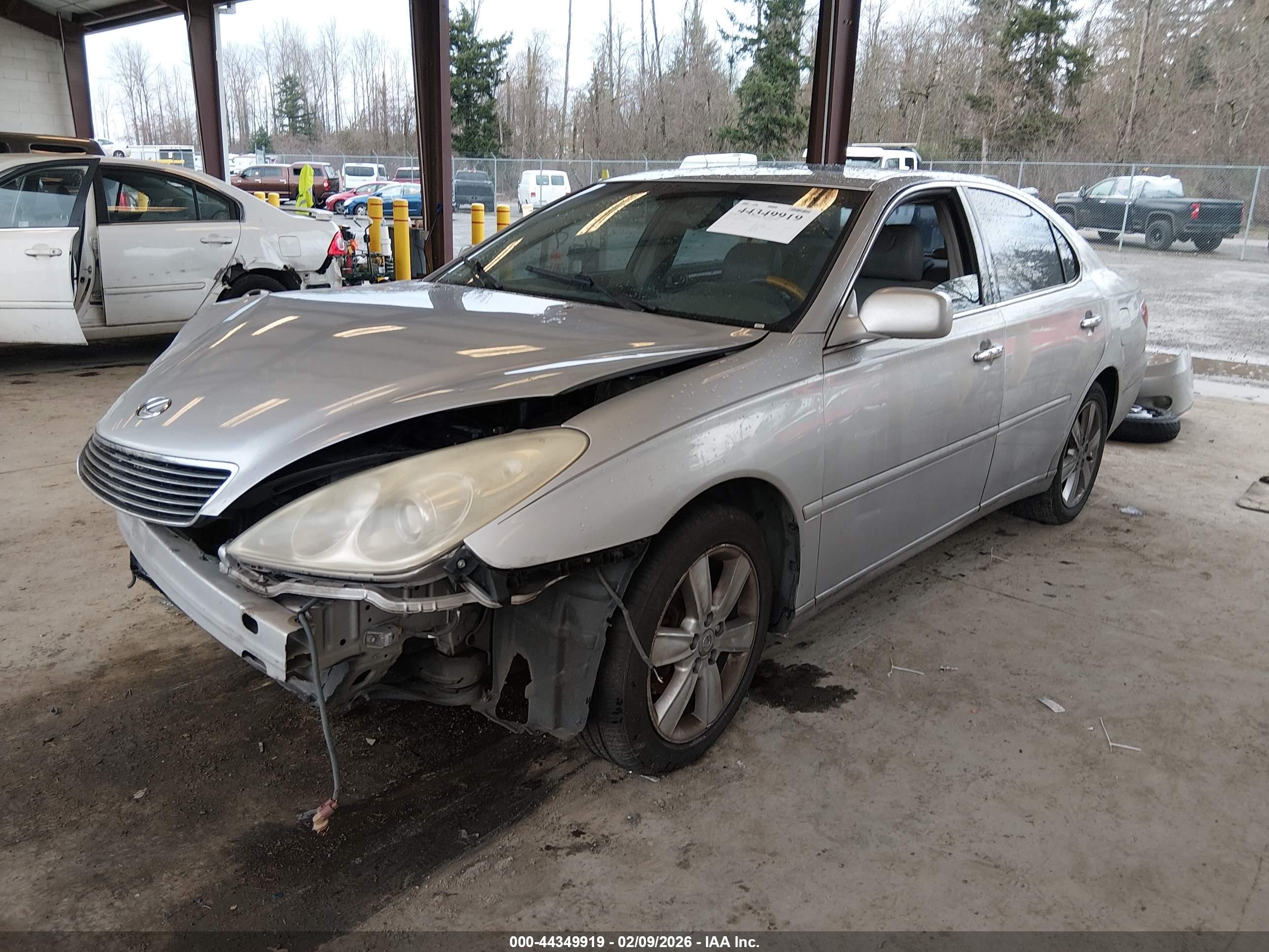 LEXUS ES image 2