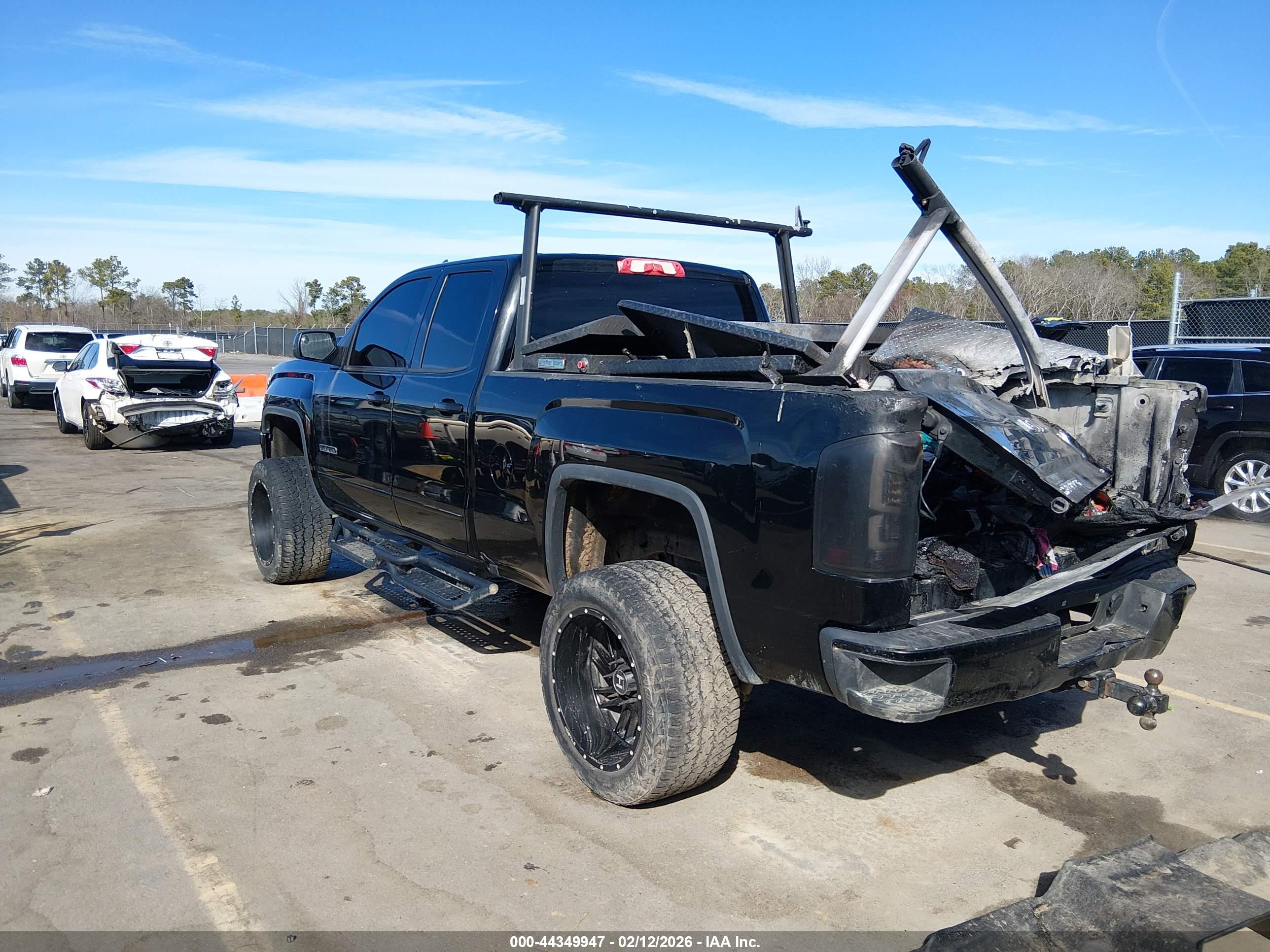 GMC SIERRA image 3