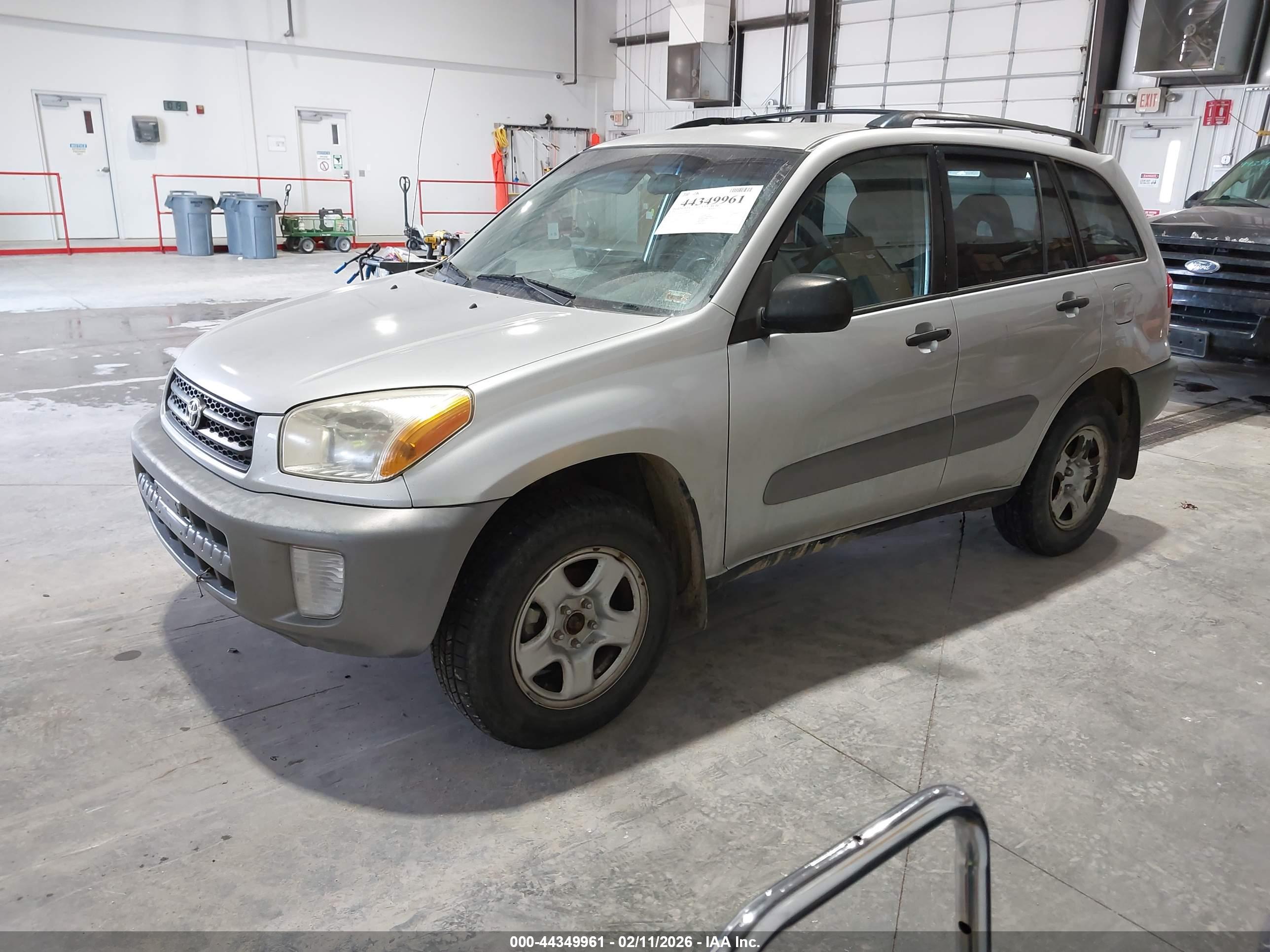 TOYOTA RAV4 image 2