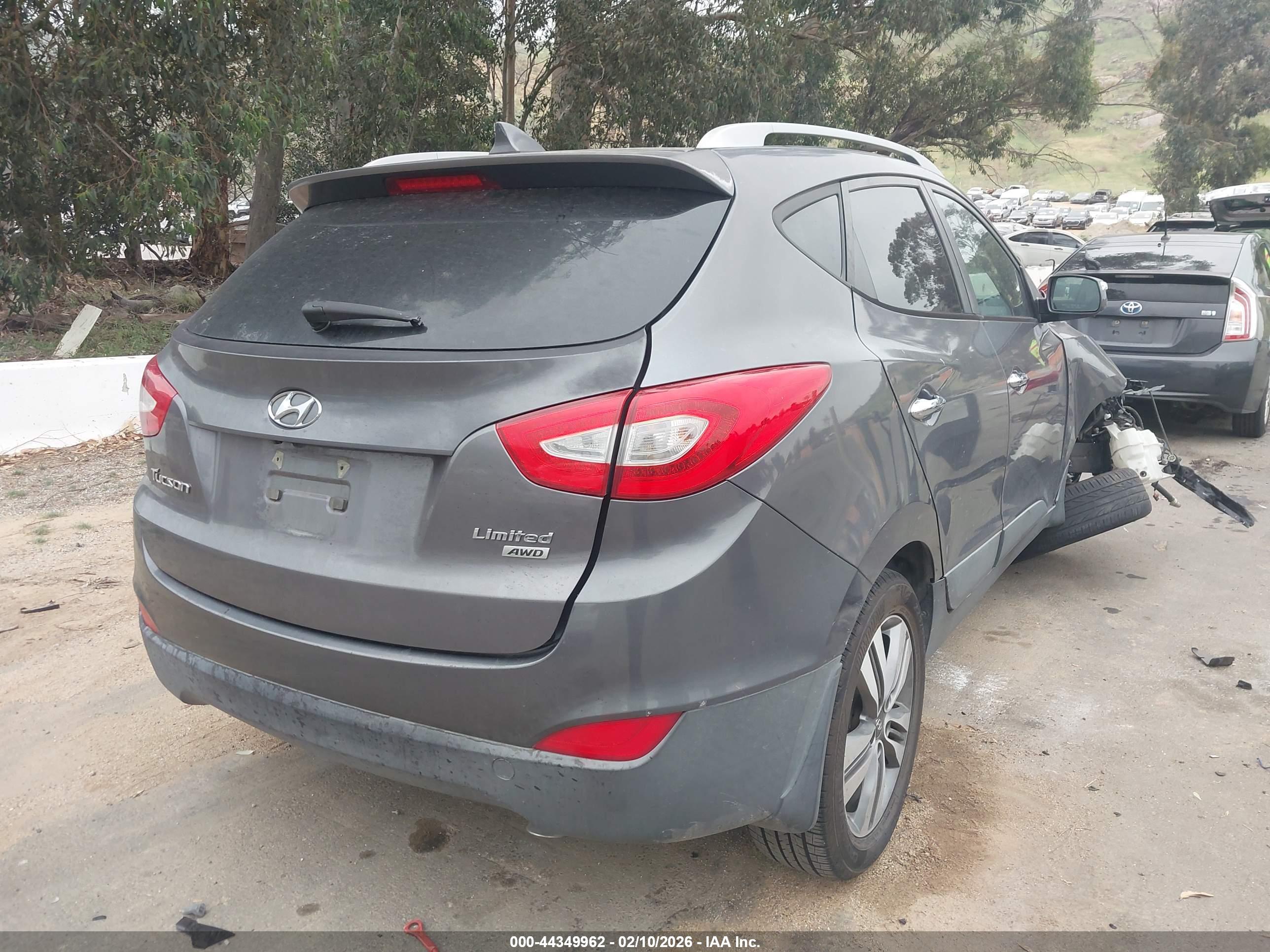 HYUNDAI TUCSON image 4