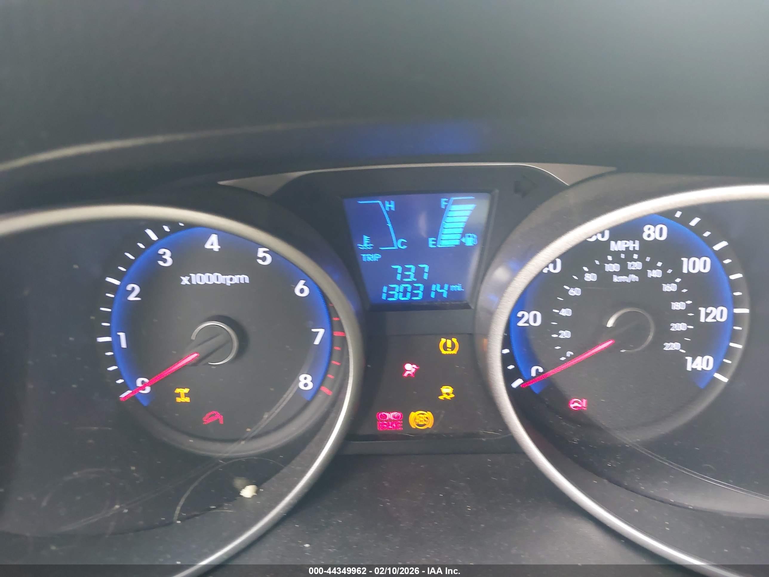 HYUNDAI TUCSON image 7