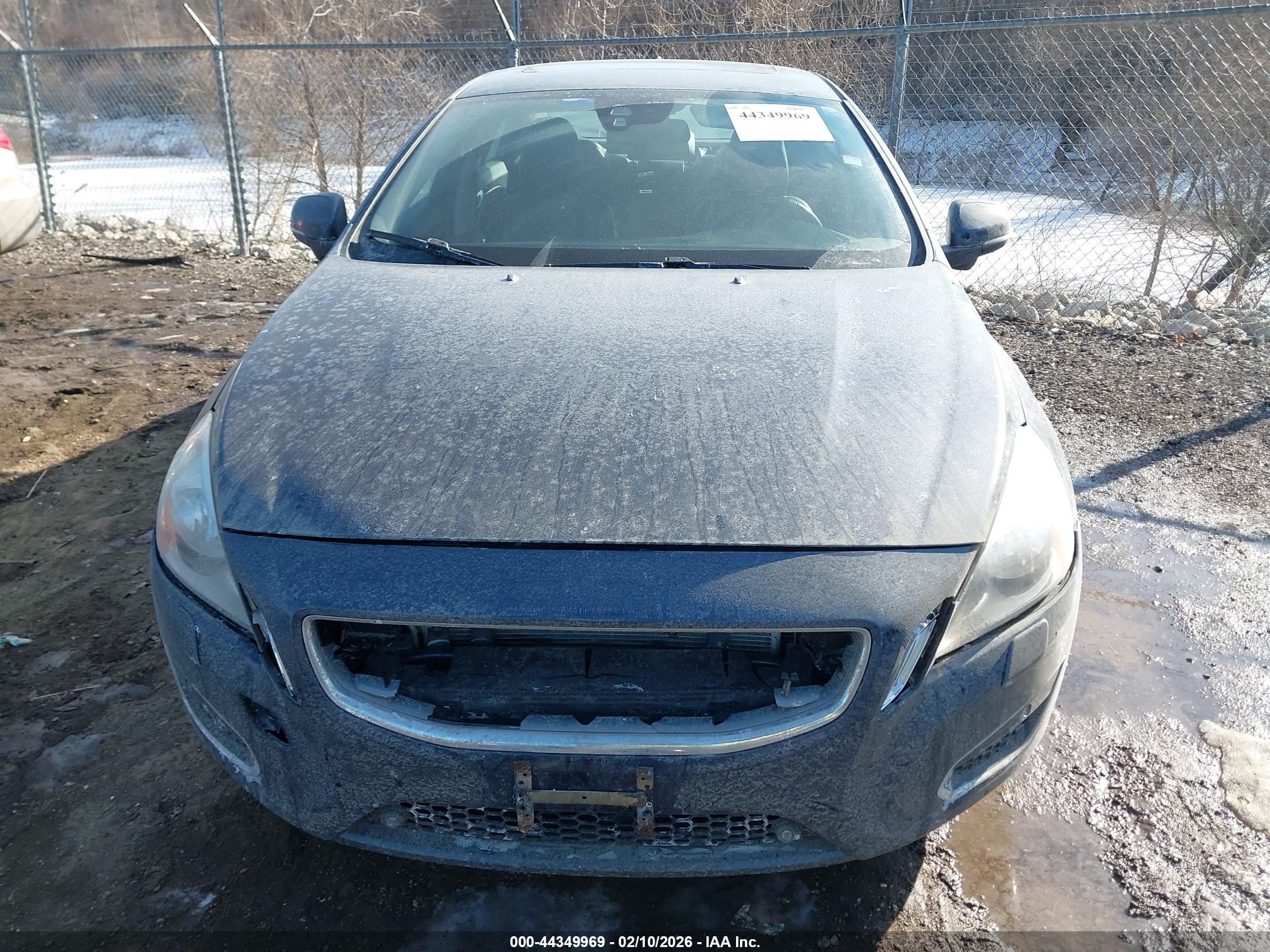 VOLVO S60 image 6