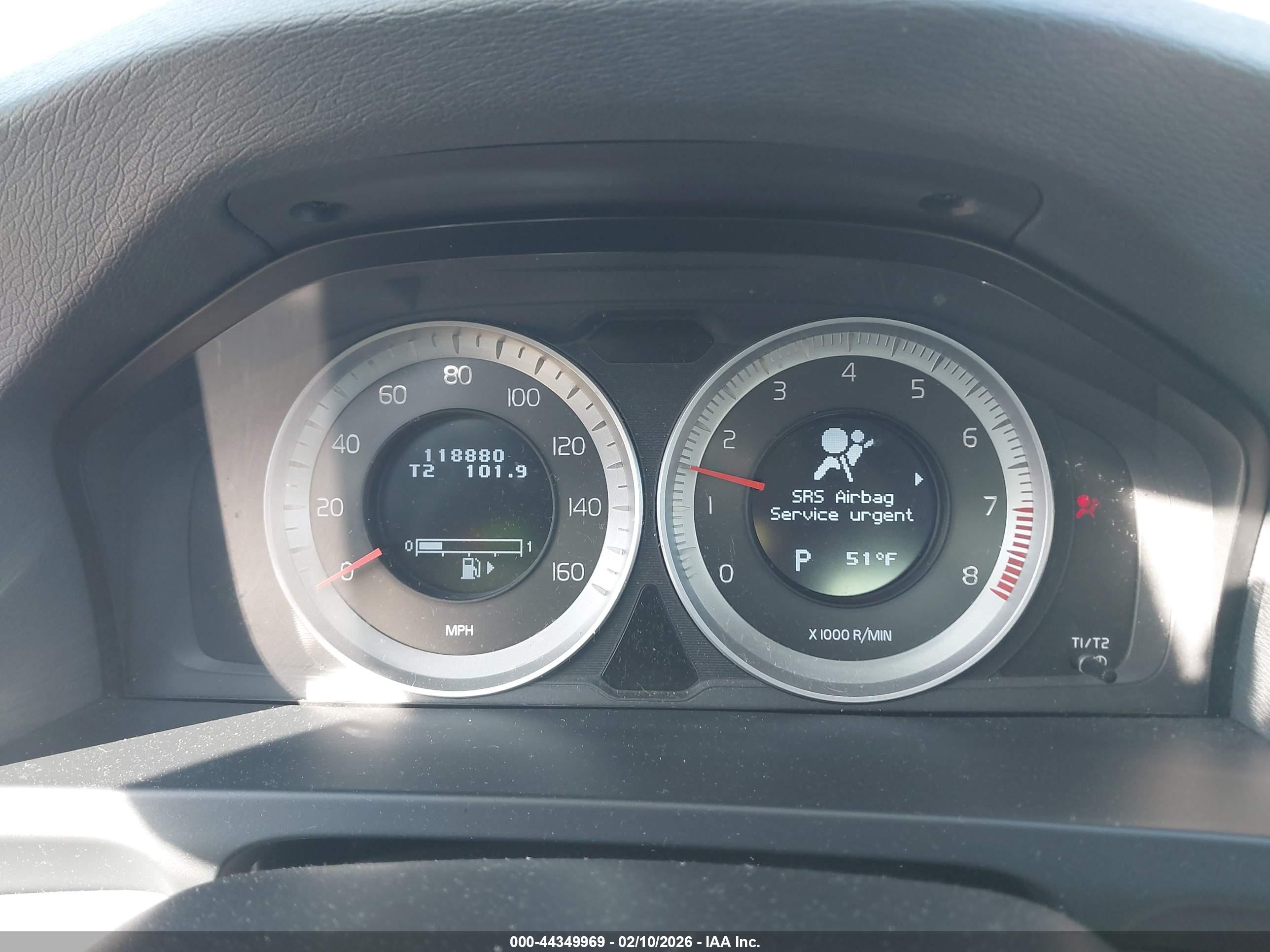 VOLVO S60 image 7