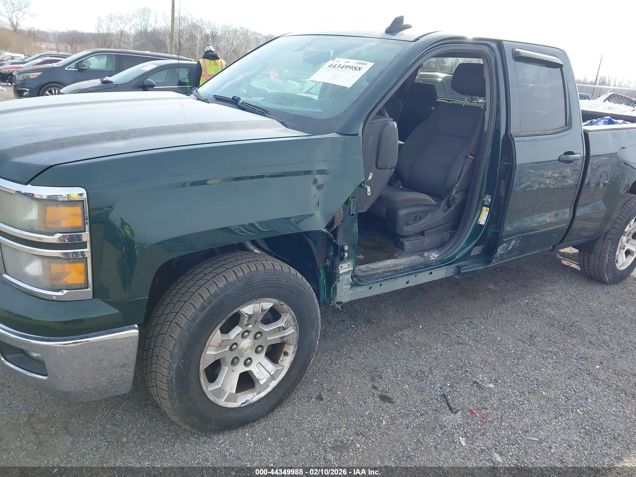 CHEVROLET SILVERADO image 6
