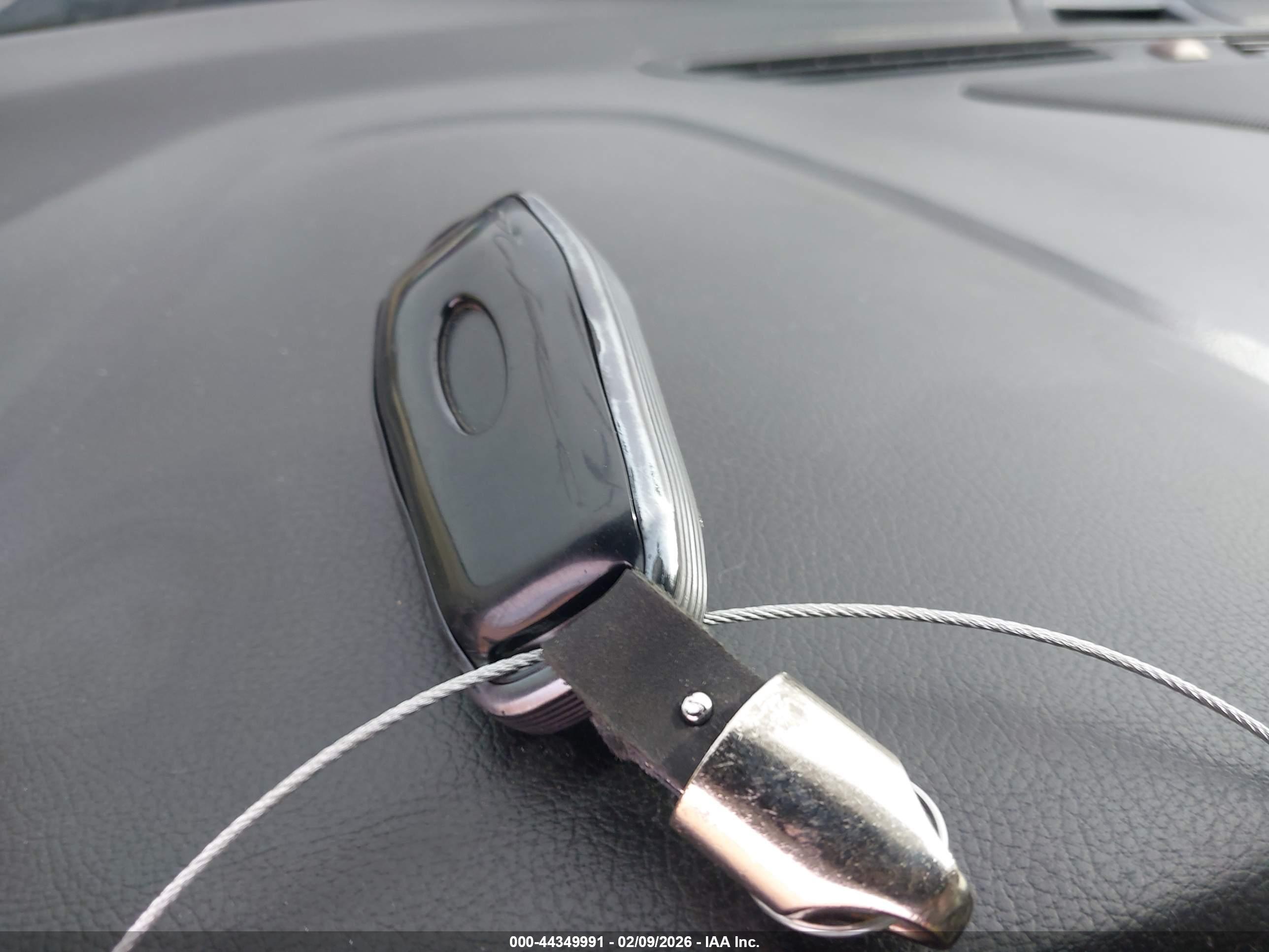 FORD FUSION image 11