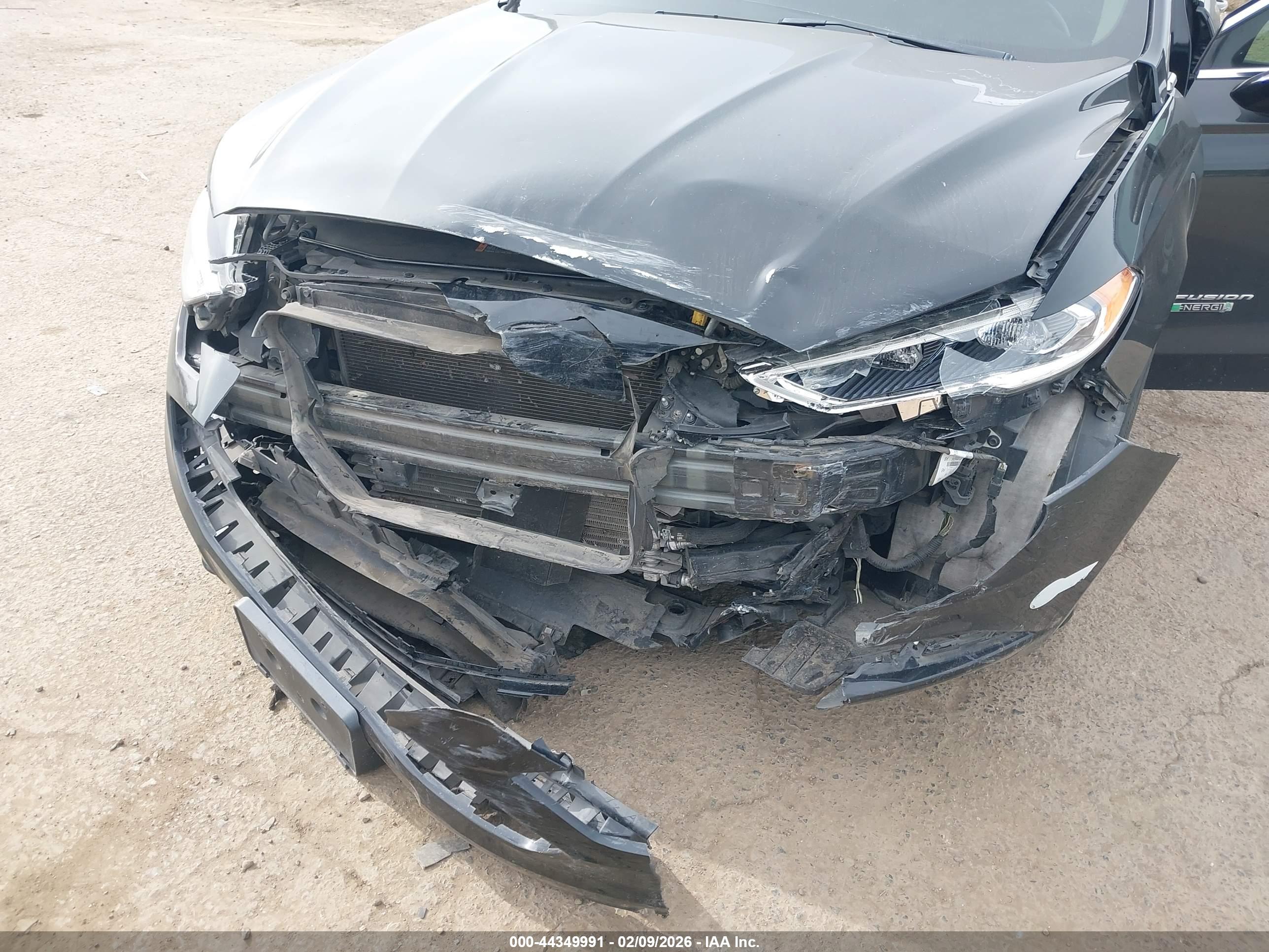FORD FUSION image 6