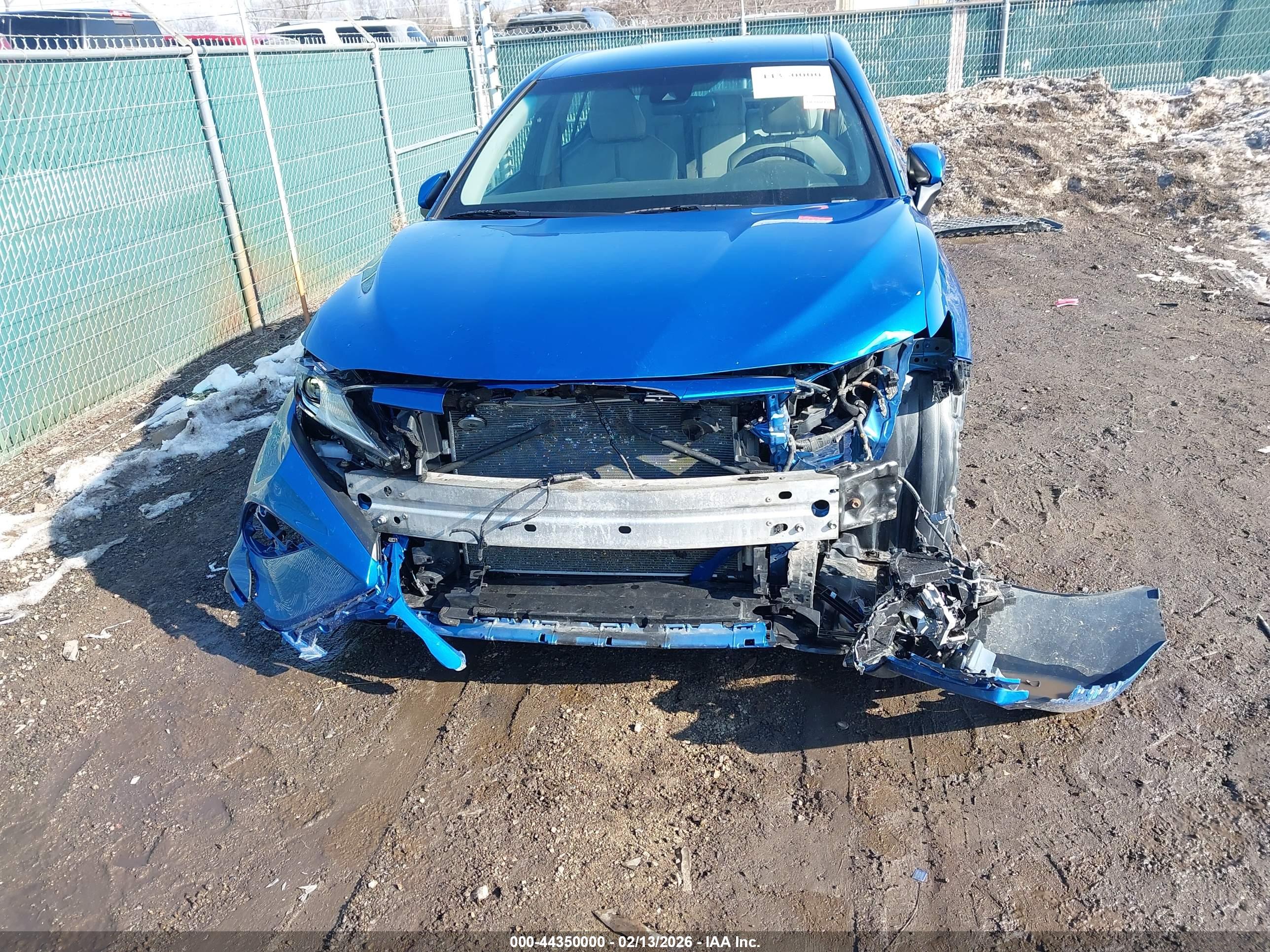 TOYOTA CAMRY image 6