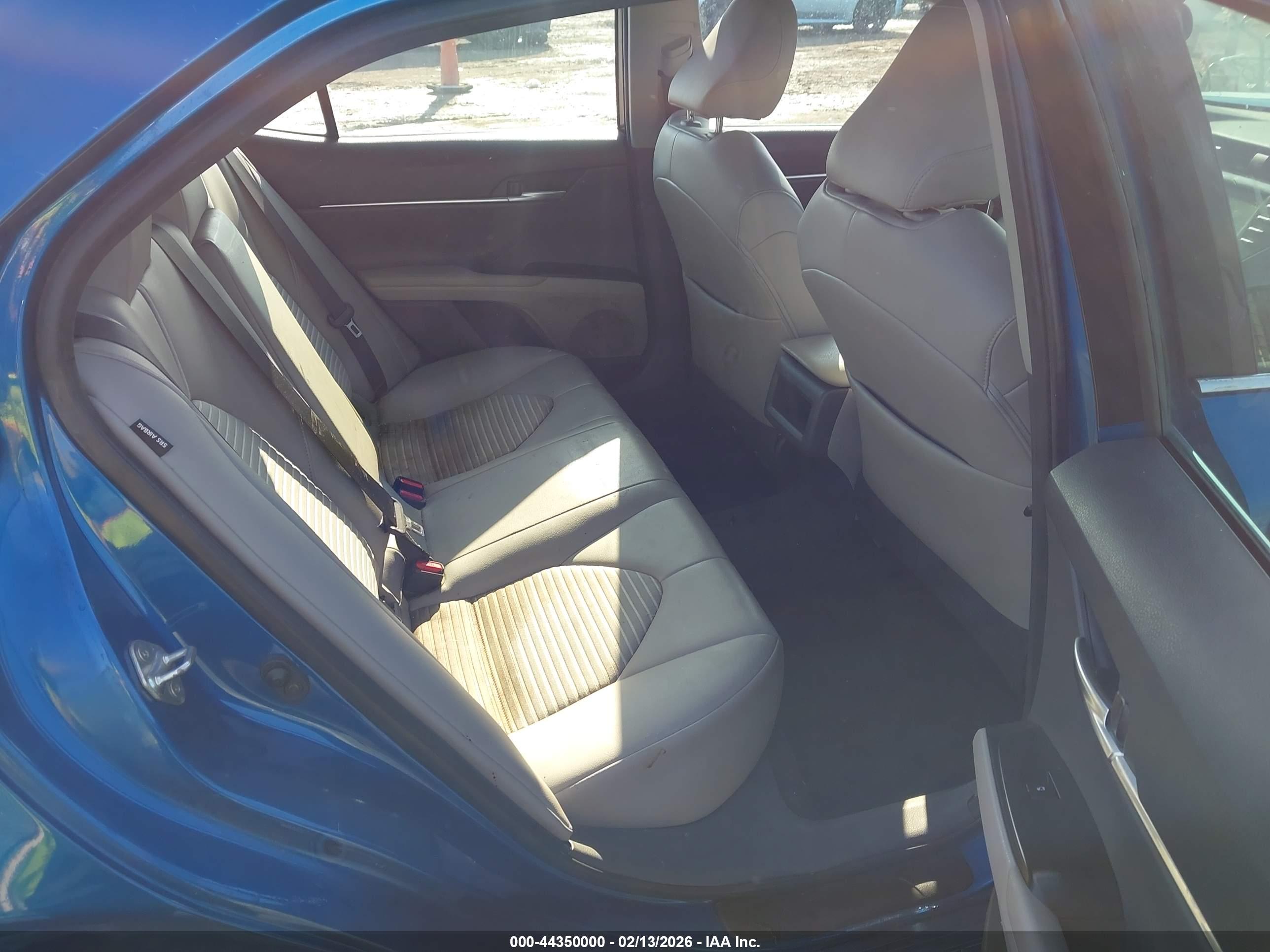 TOYOTA CAMRY image 8