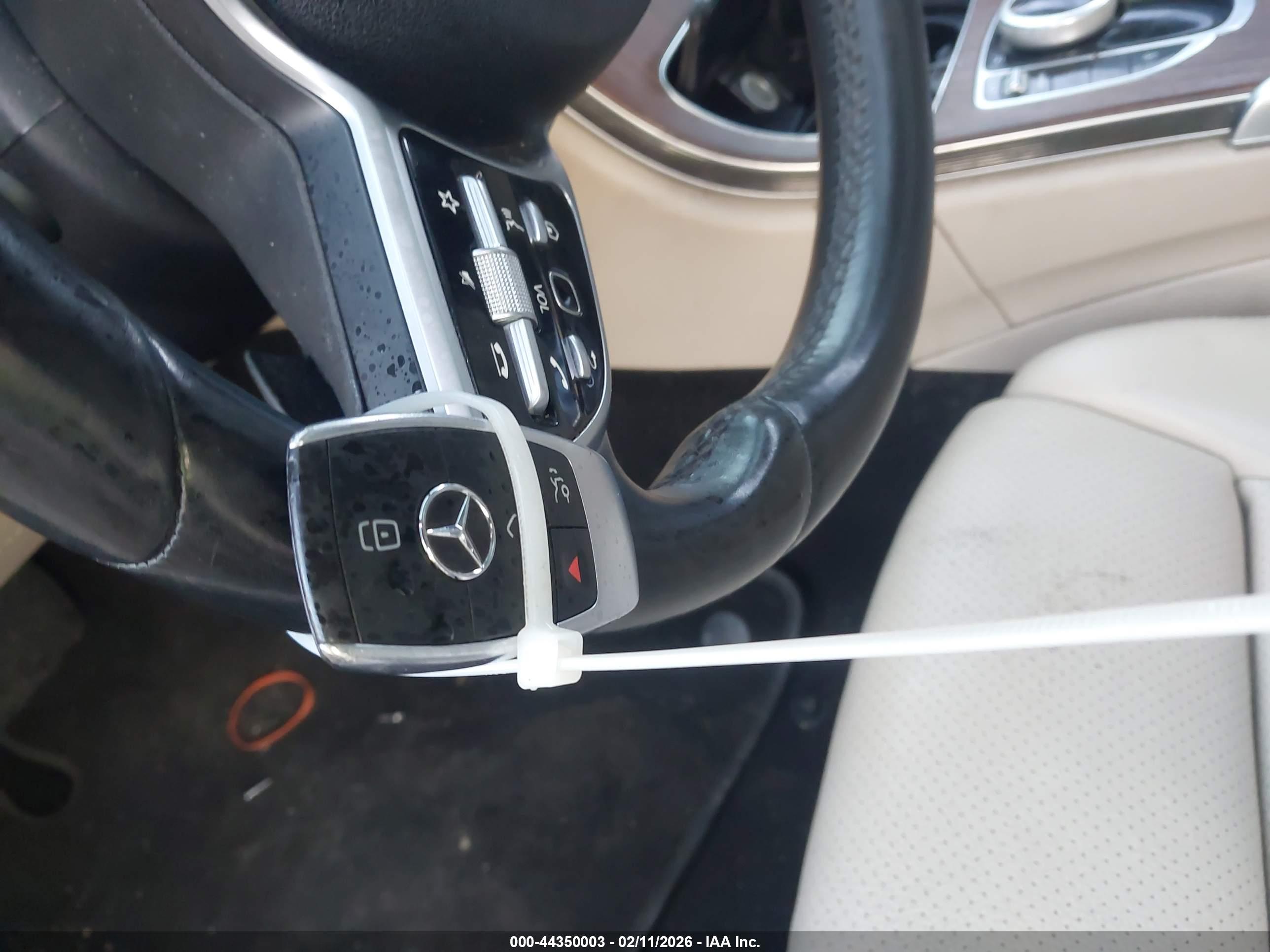 MERCEDES-BENZ C image 11