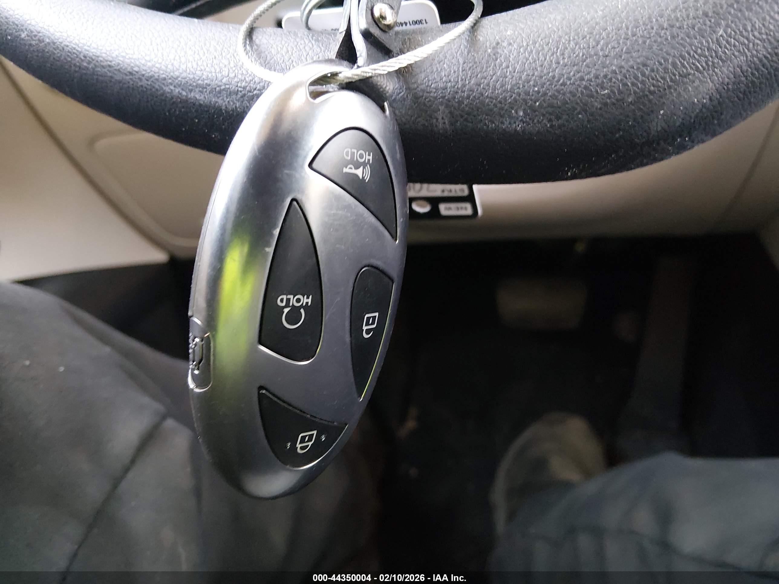 HYUNDAI TUCSON image 11