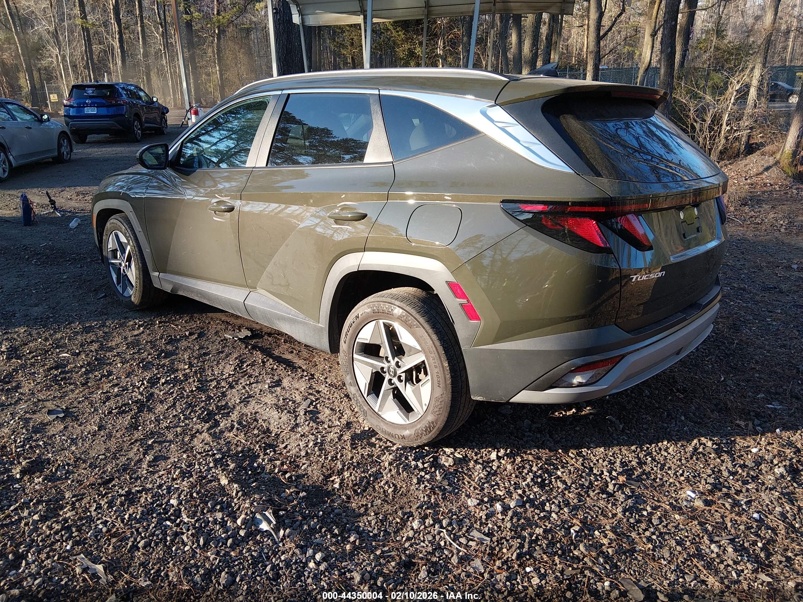 HYUNDAI TUCSON image 3